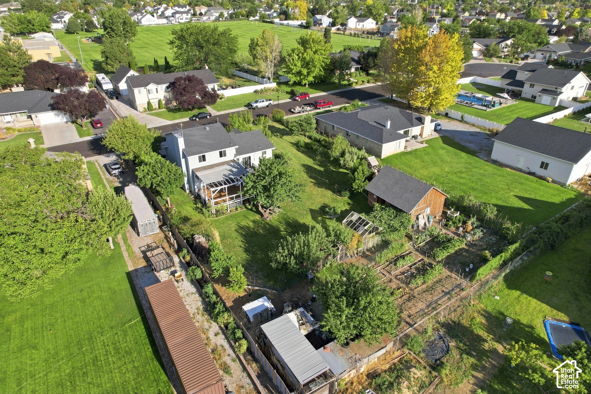 main property photo 41