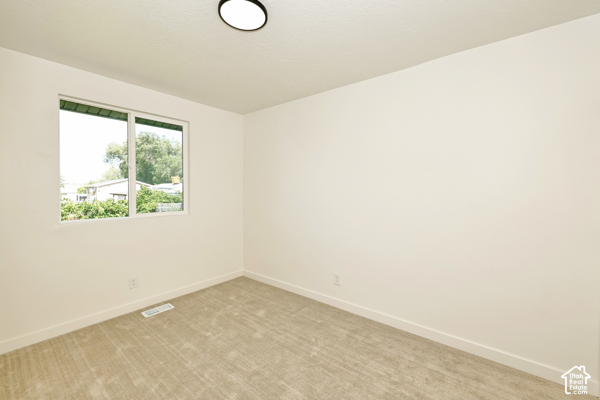 property viewer photo 13