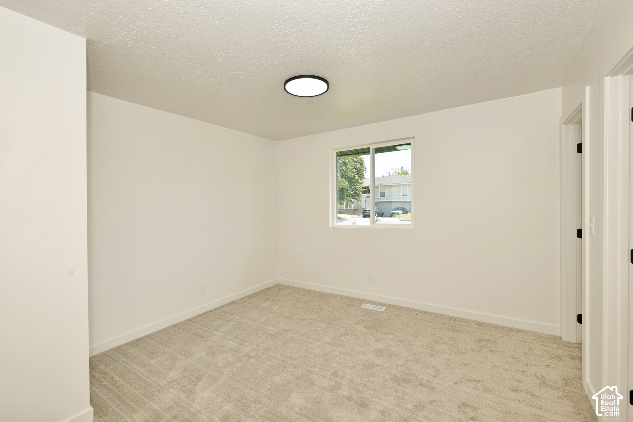 property viewer photo 15