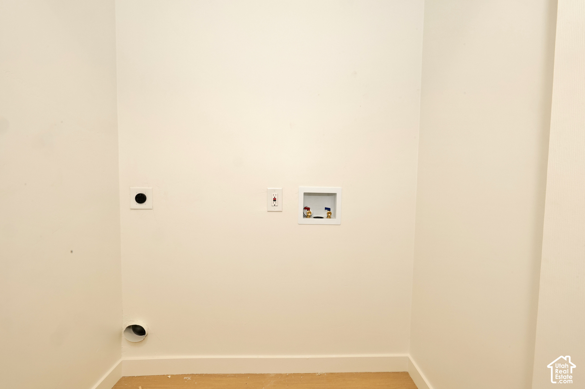 property viewer photo 19