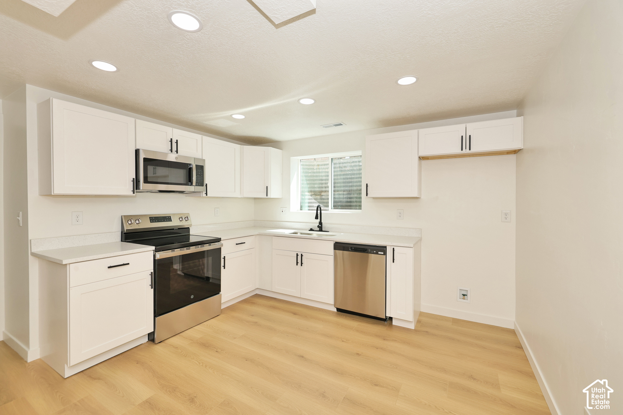 property viewer photo 20