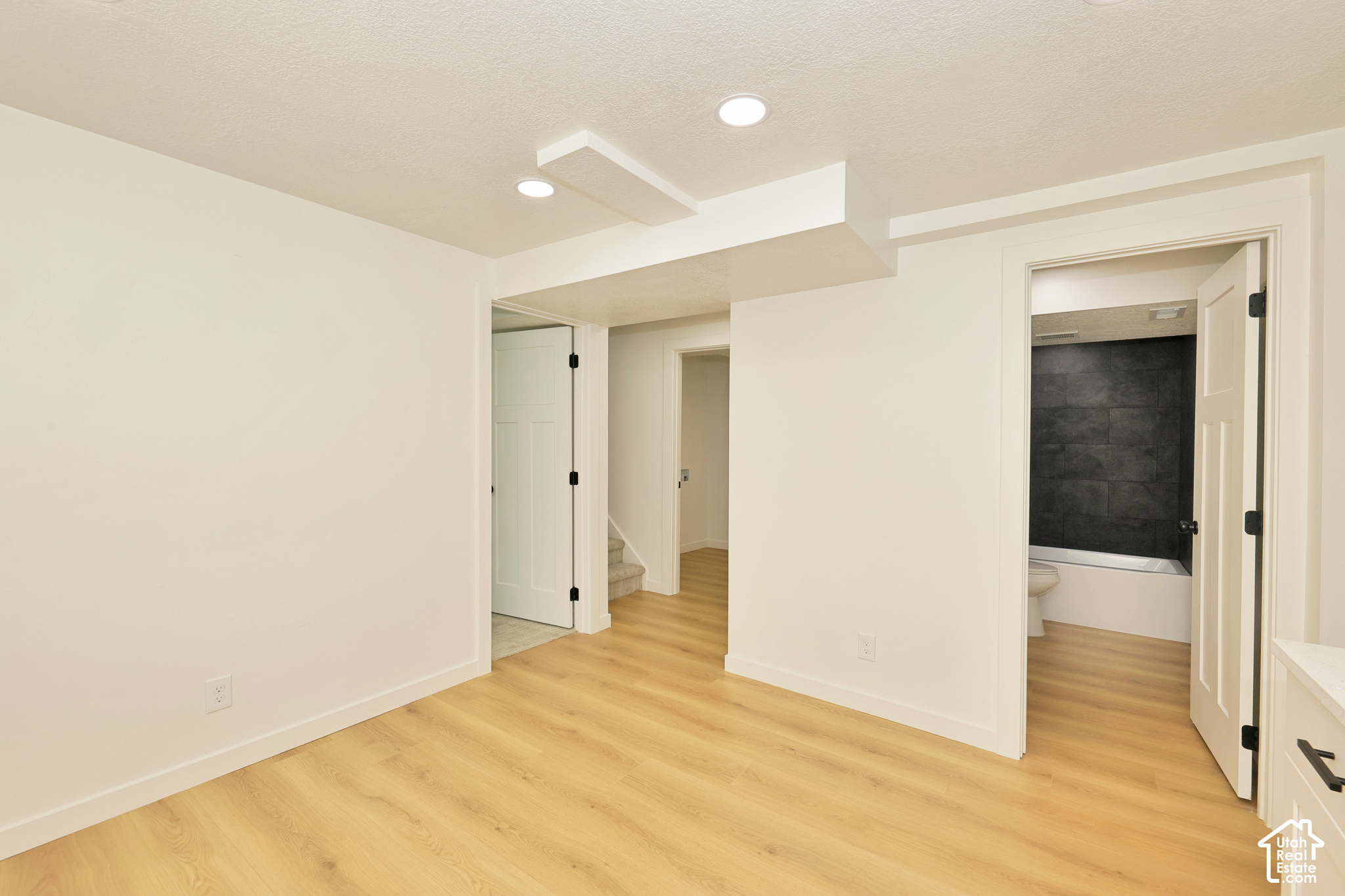 property viewer photo 22