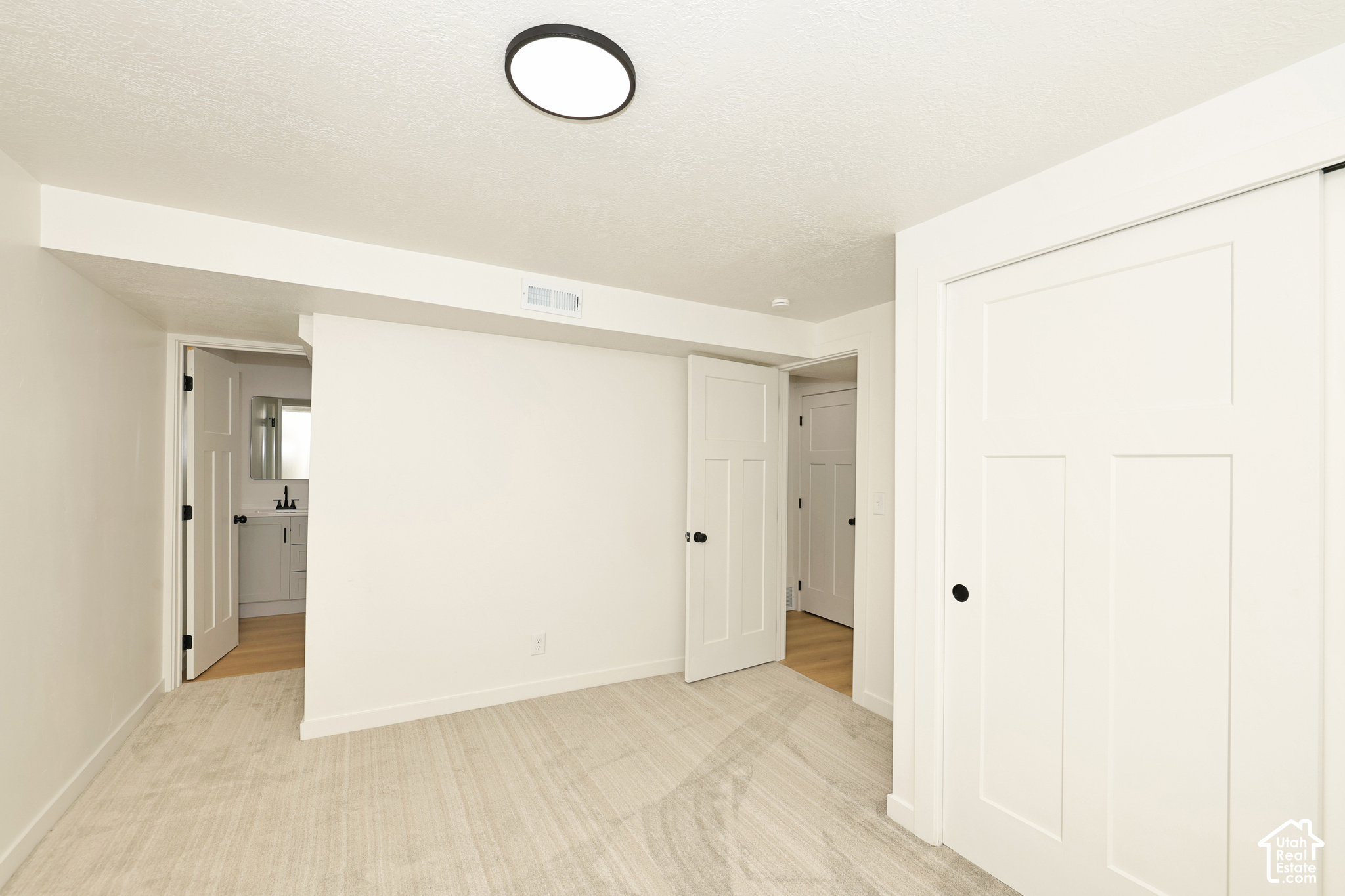 property viewer photo 26