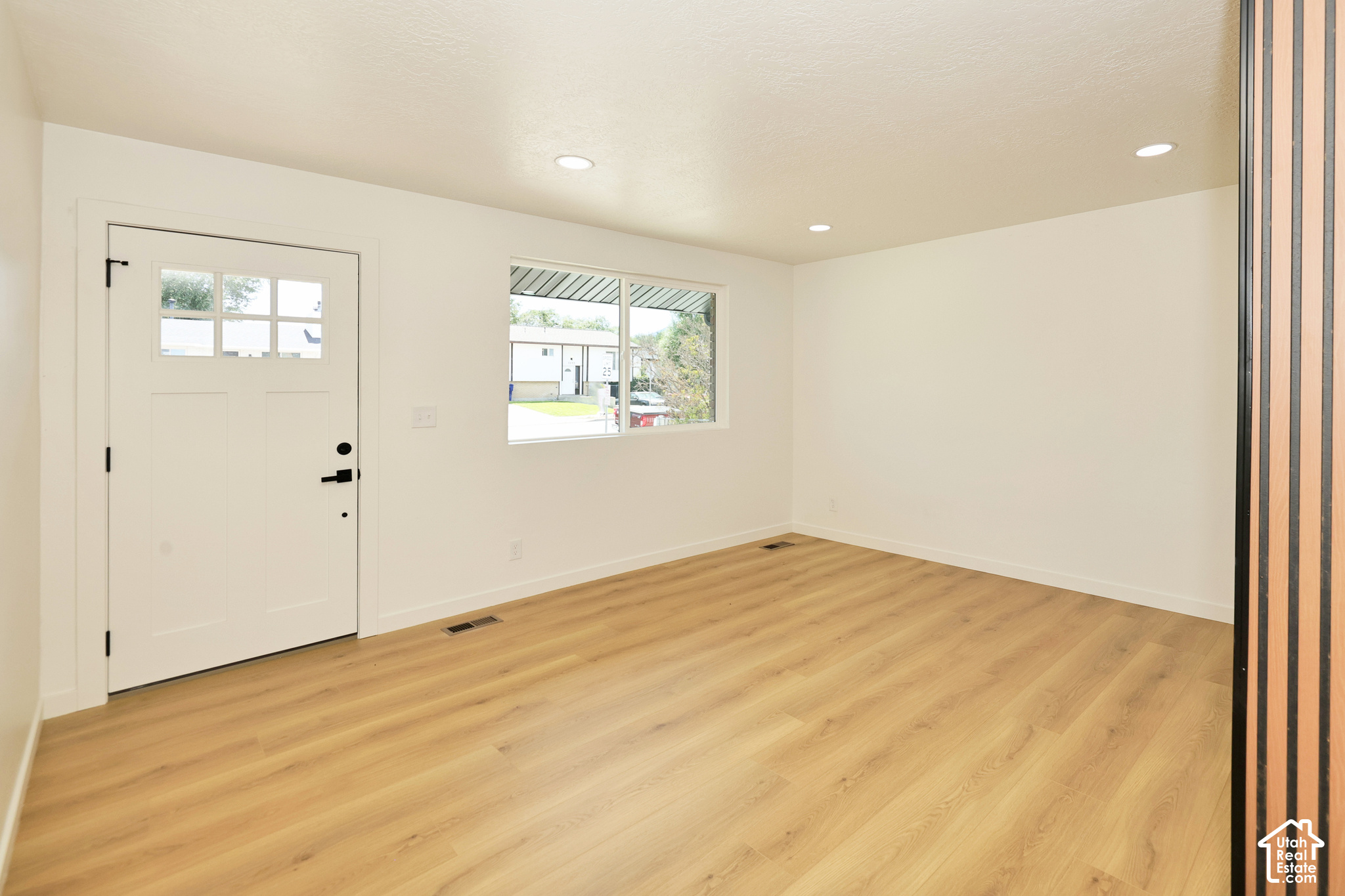 property viewer photo 5