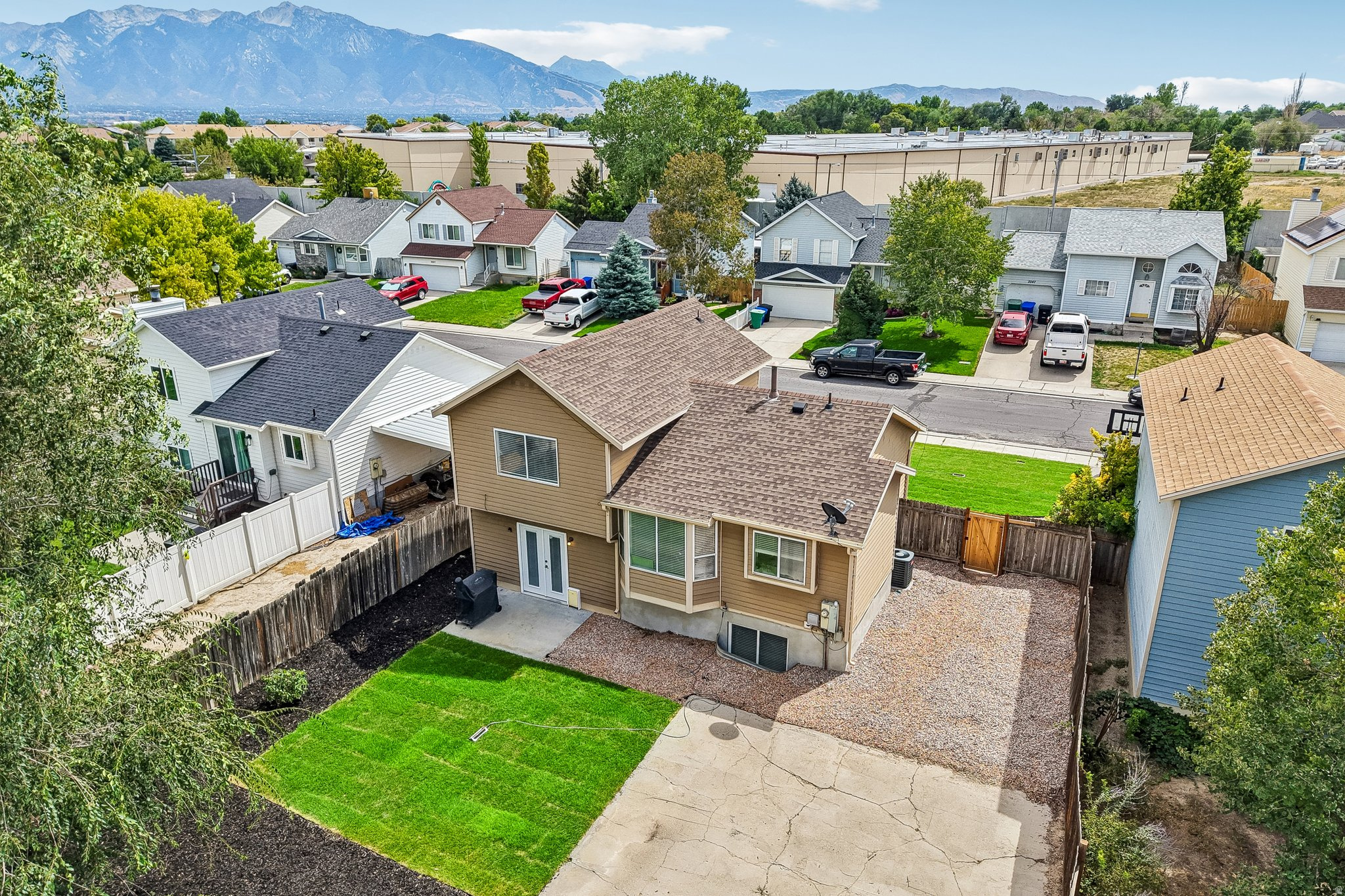 main property photo 27