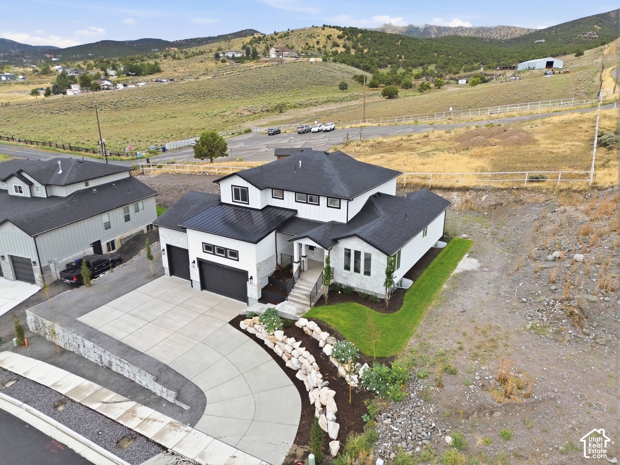 main property photo 13