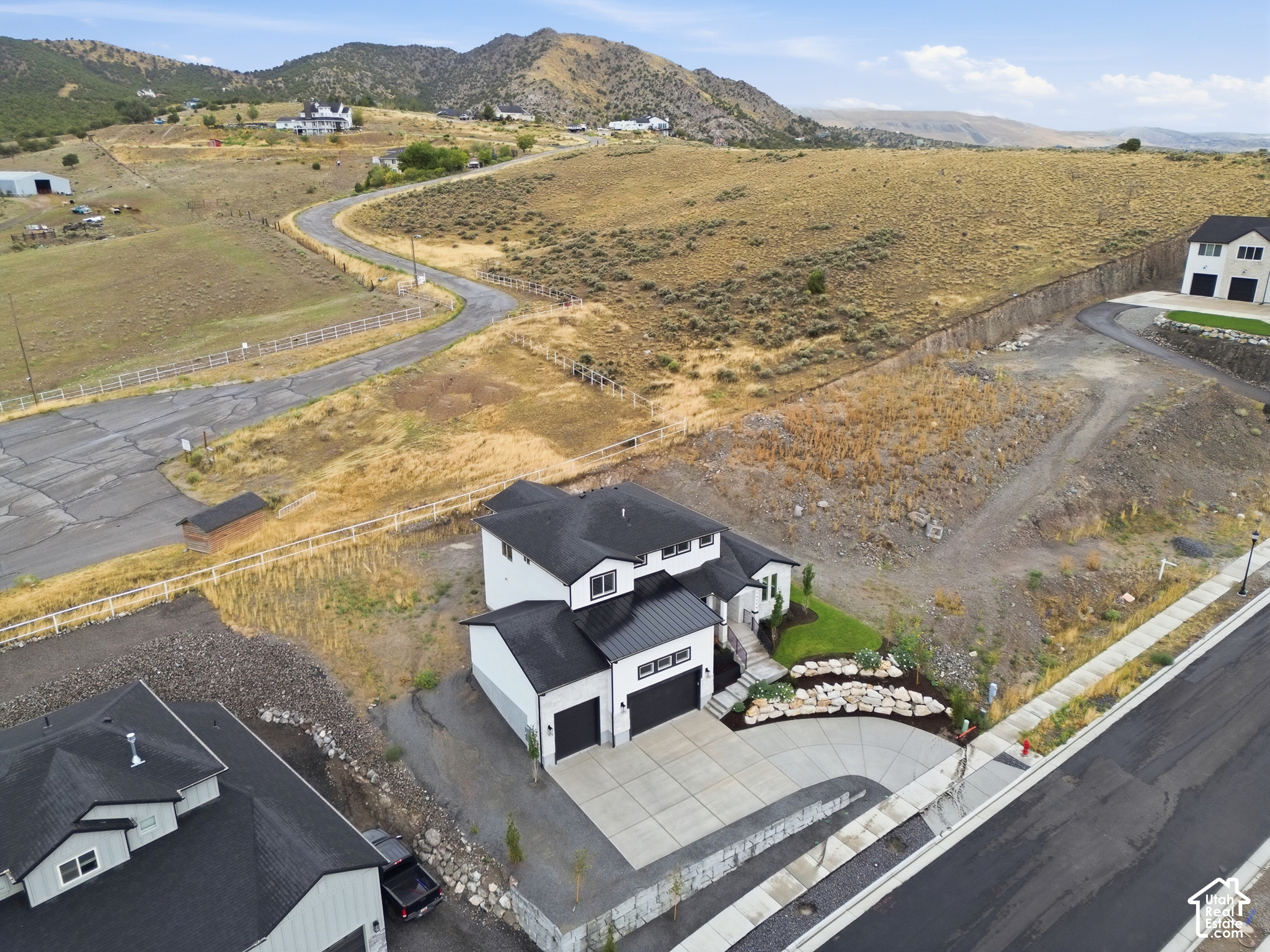 main property photo 8