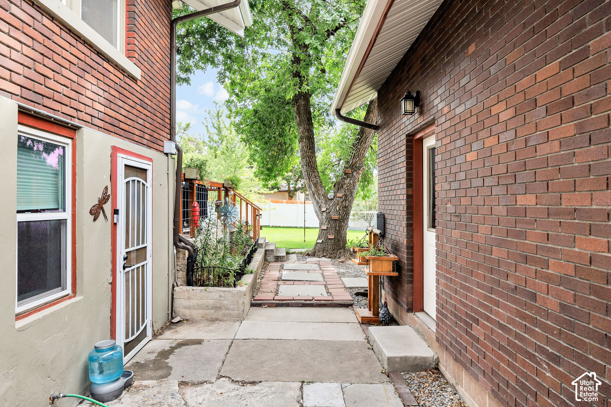 main property photo 31