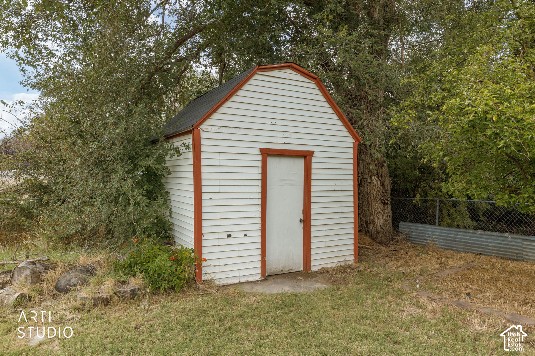 main property photo 32