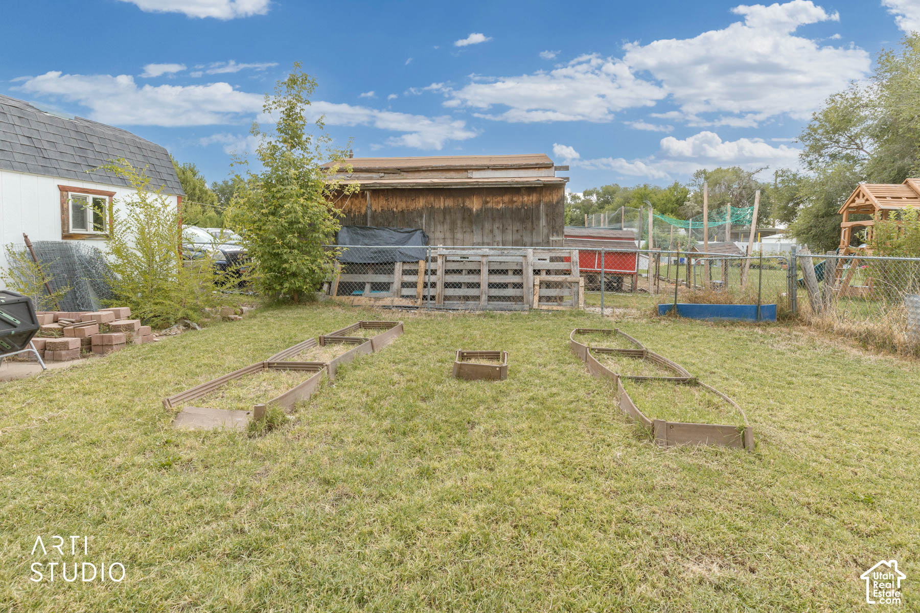main property photo 33