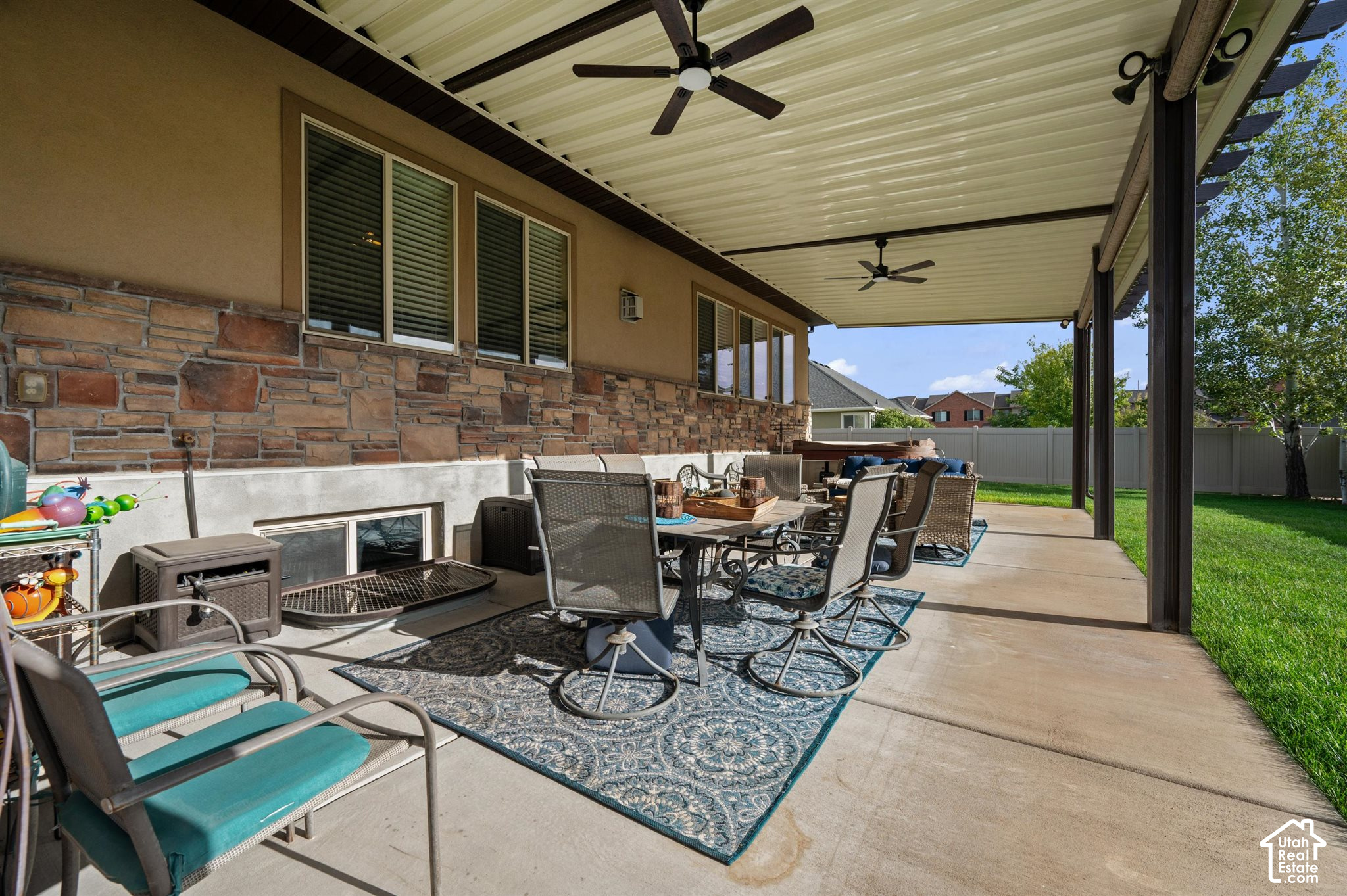 main property photo 50