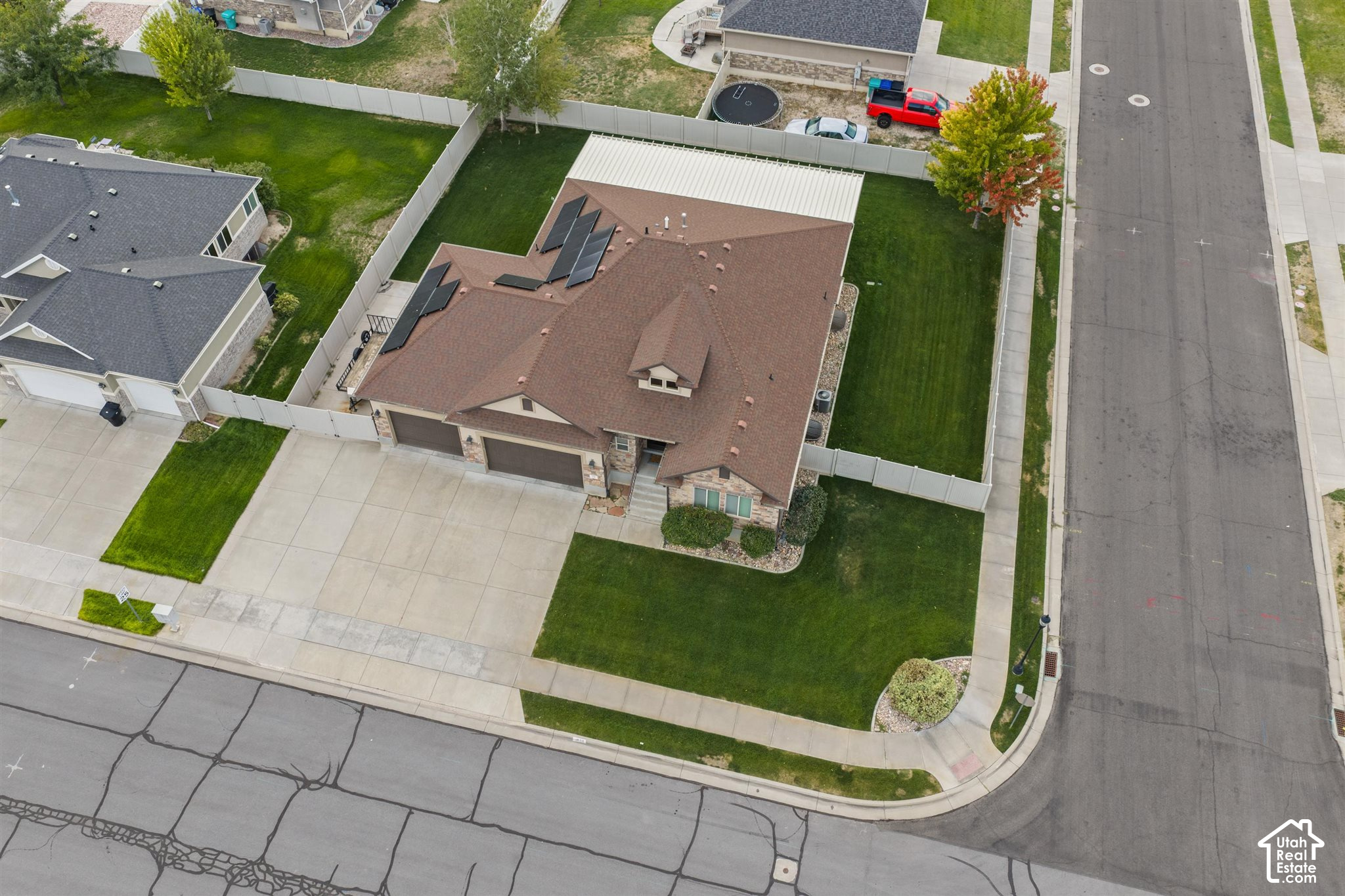 main property photo 58