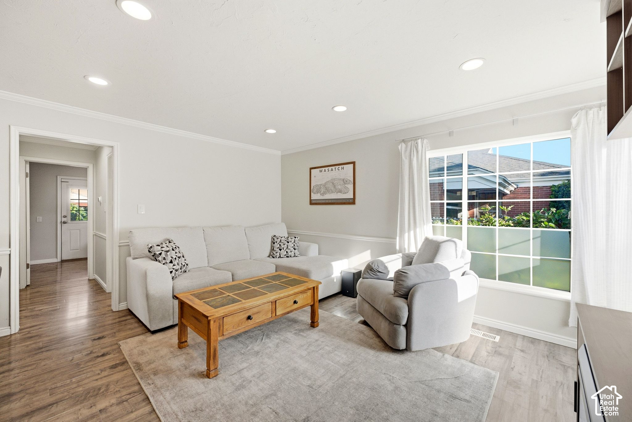 property viewer photo 1