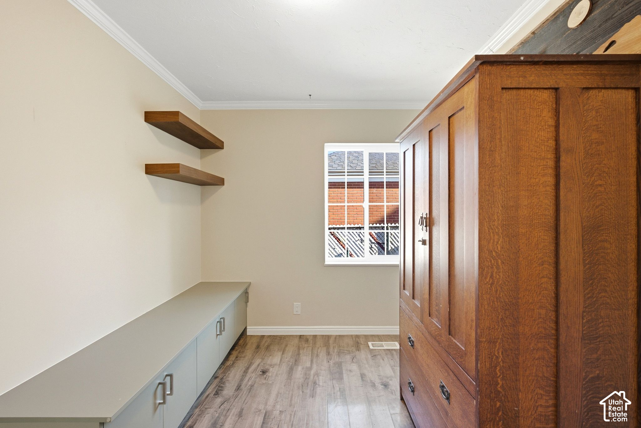 property viewer photo 12