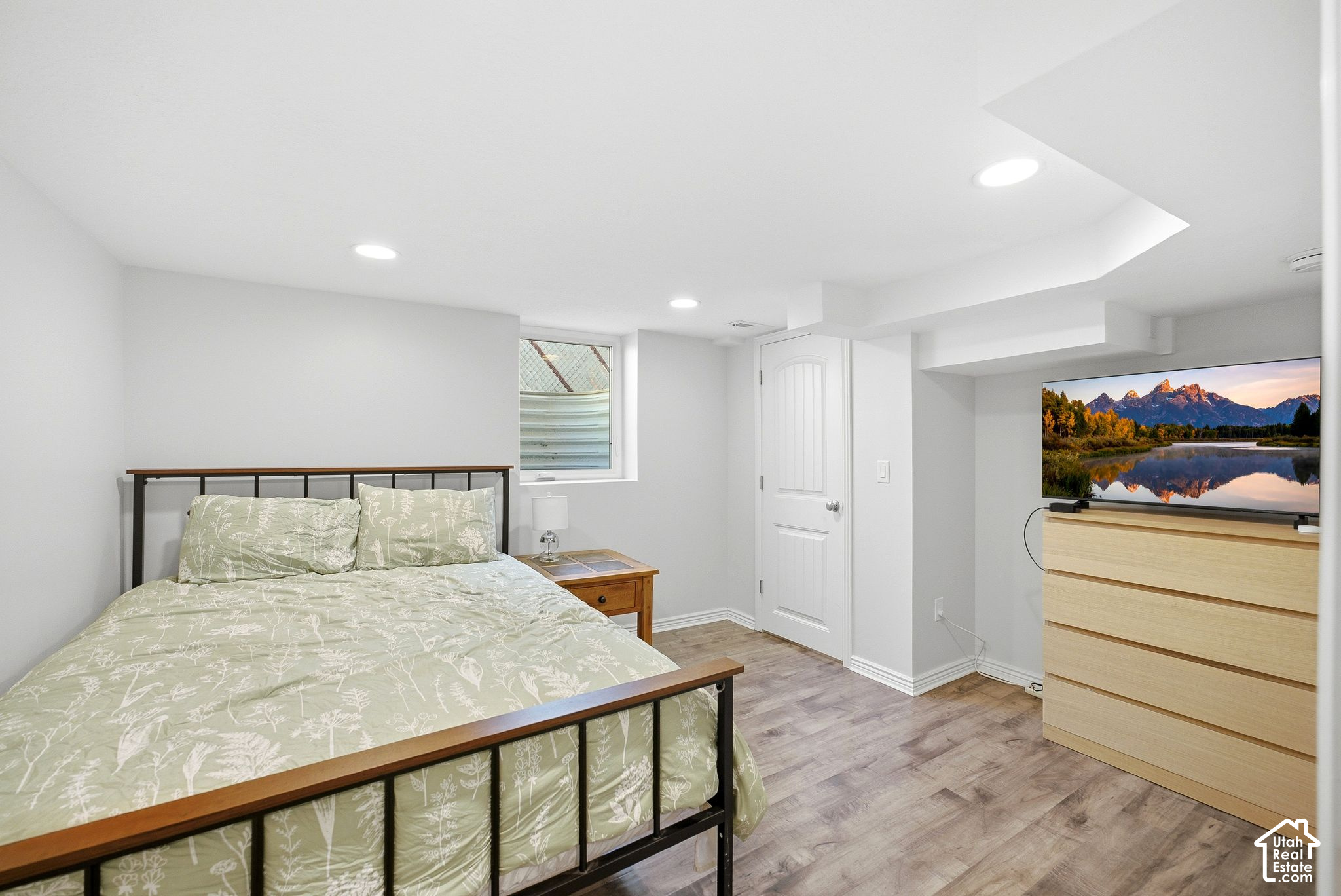 property viewer photo 16