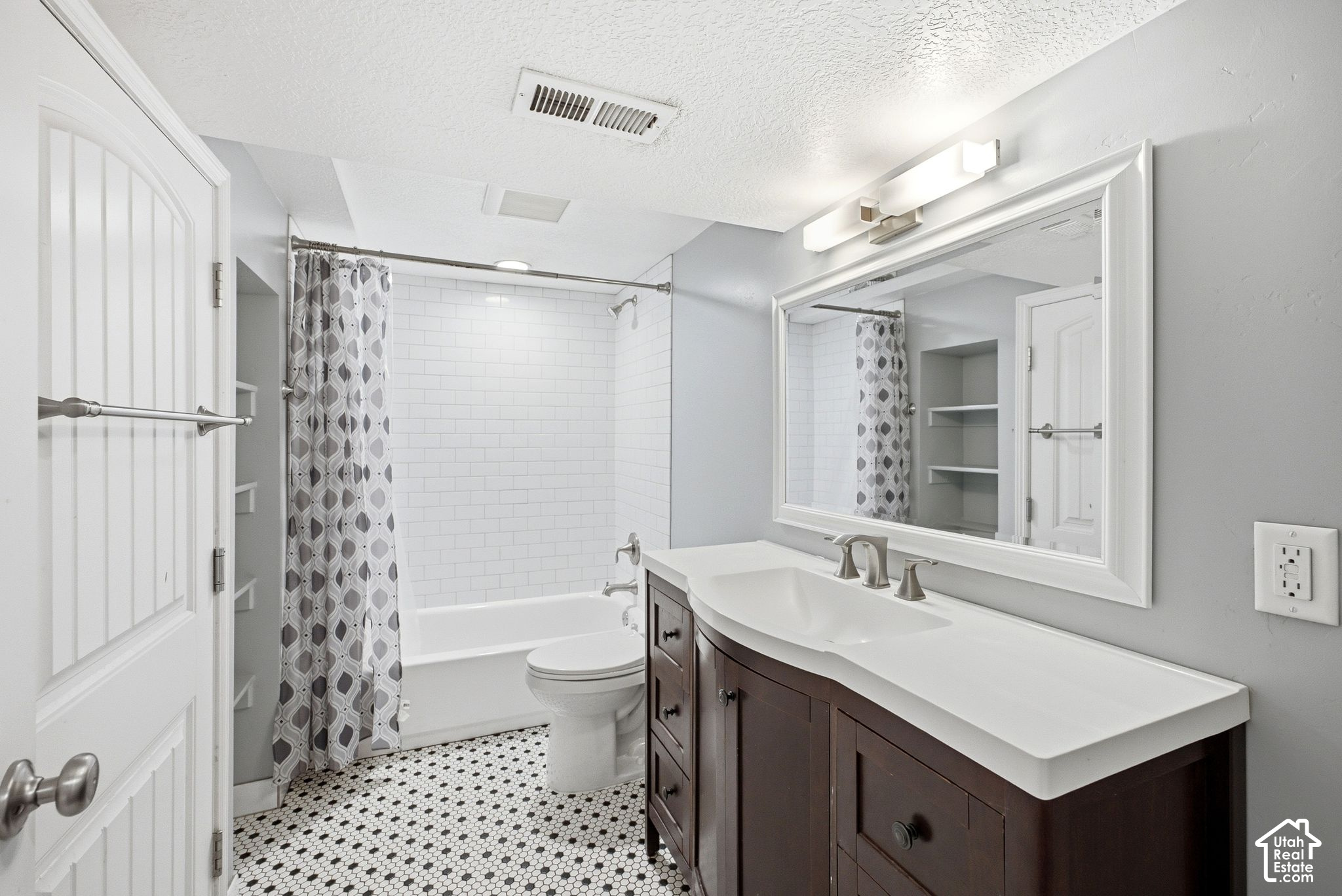 property viewer photo 19
