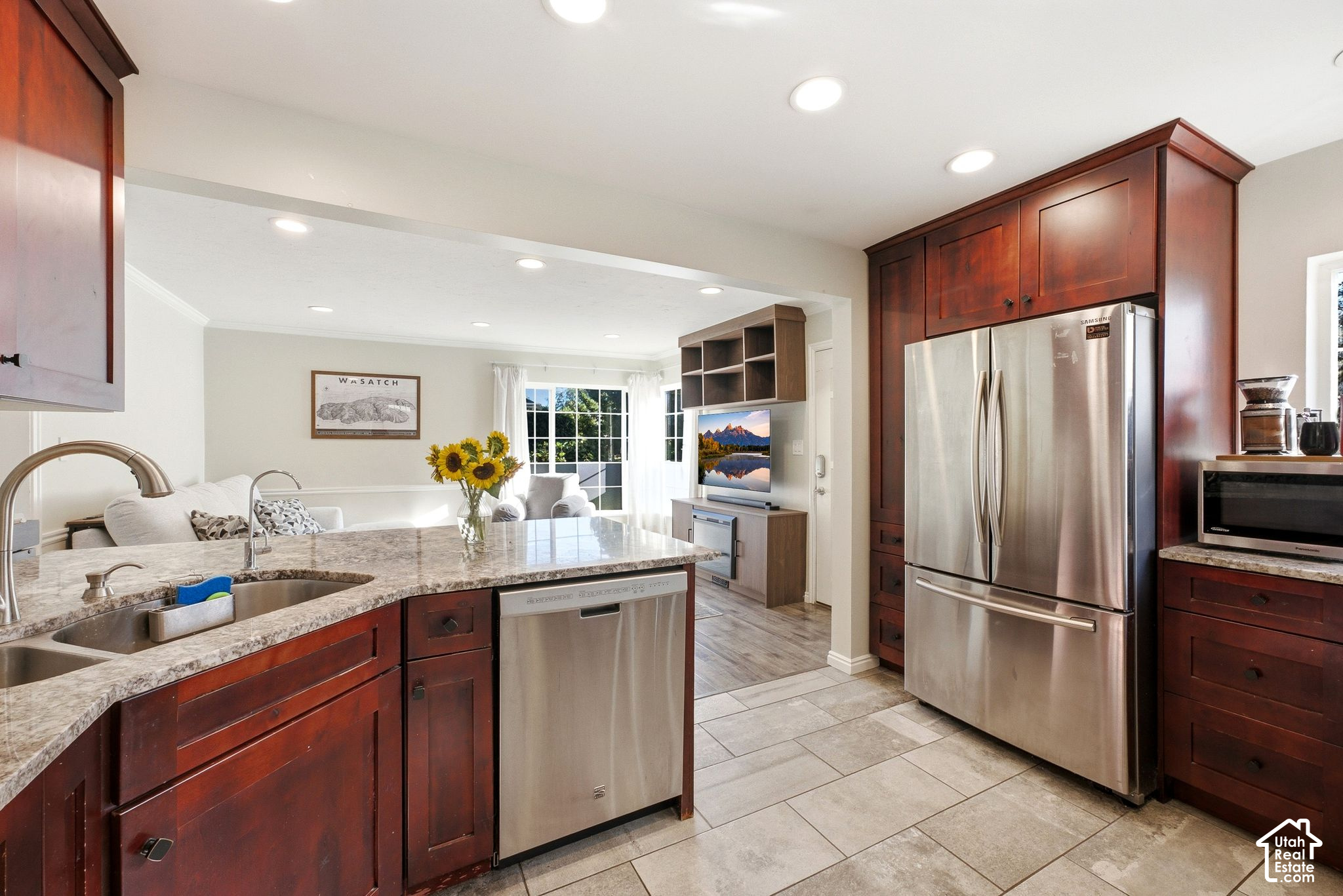 property viewer photo 7