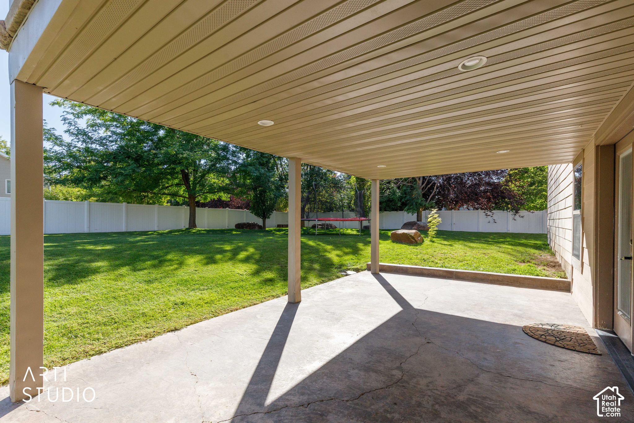 main property photo 31