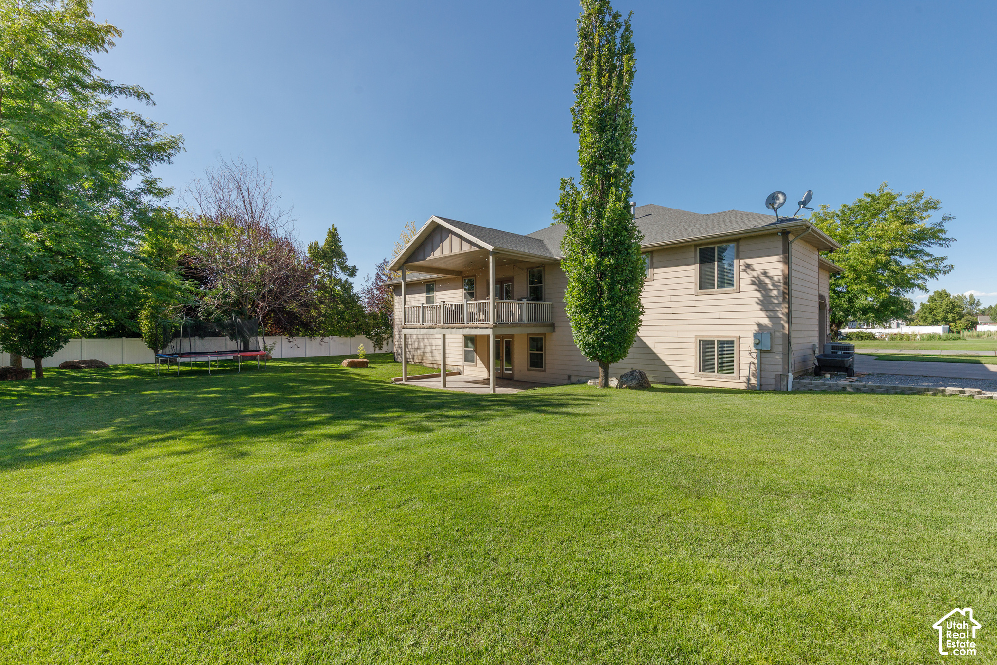 main property photo 32