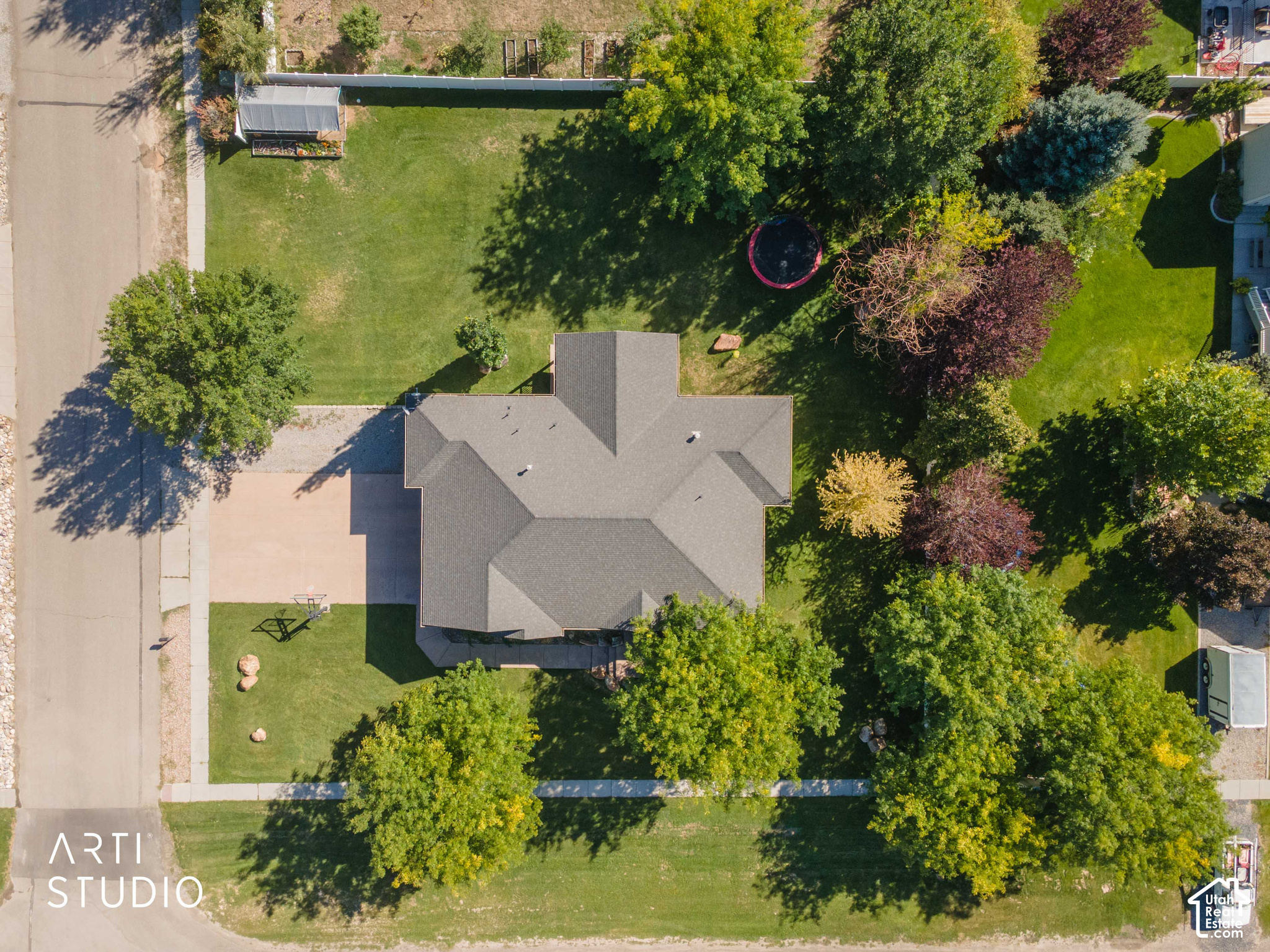 main property photo 37