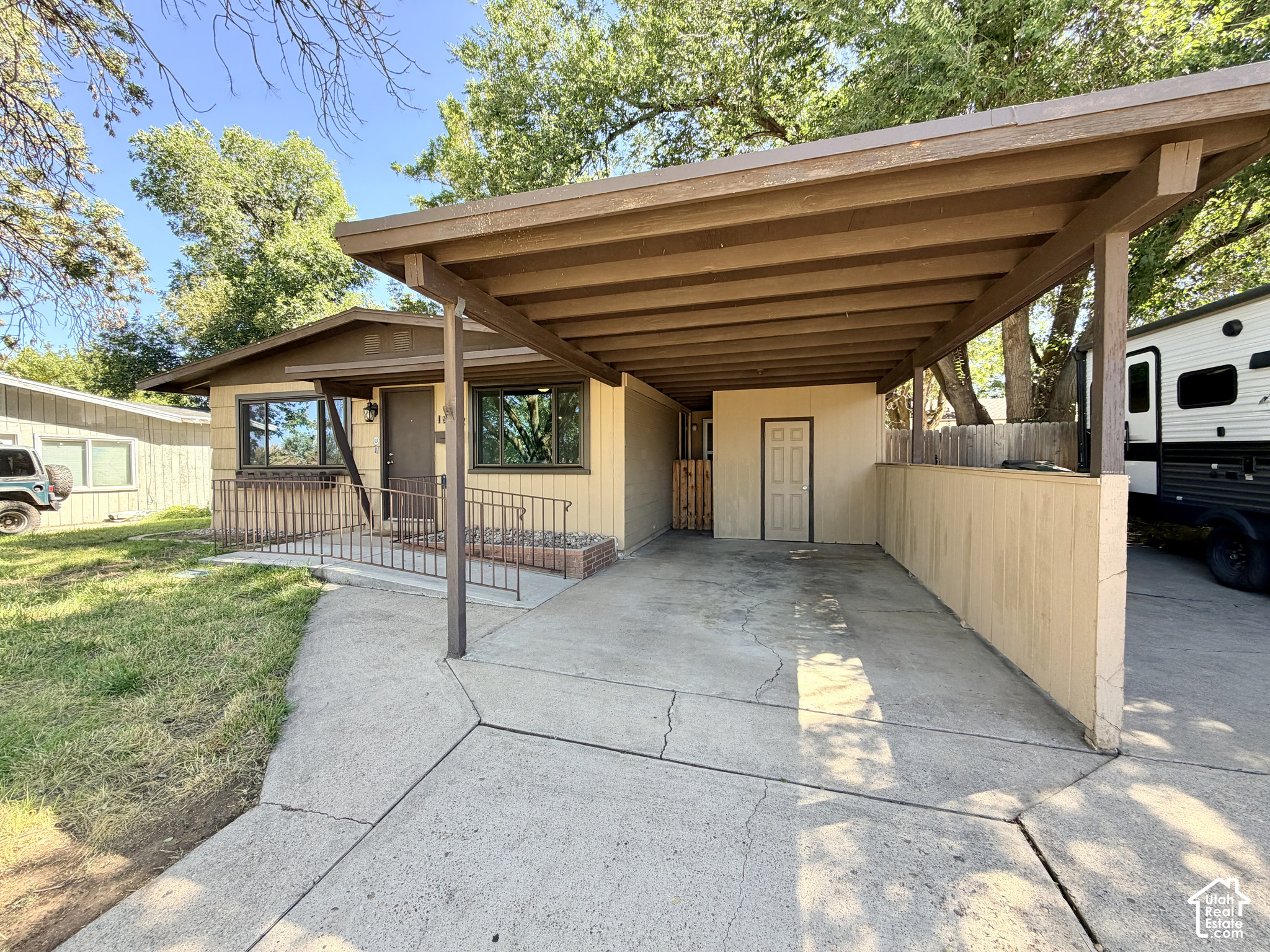 main property photo 5