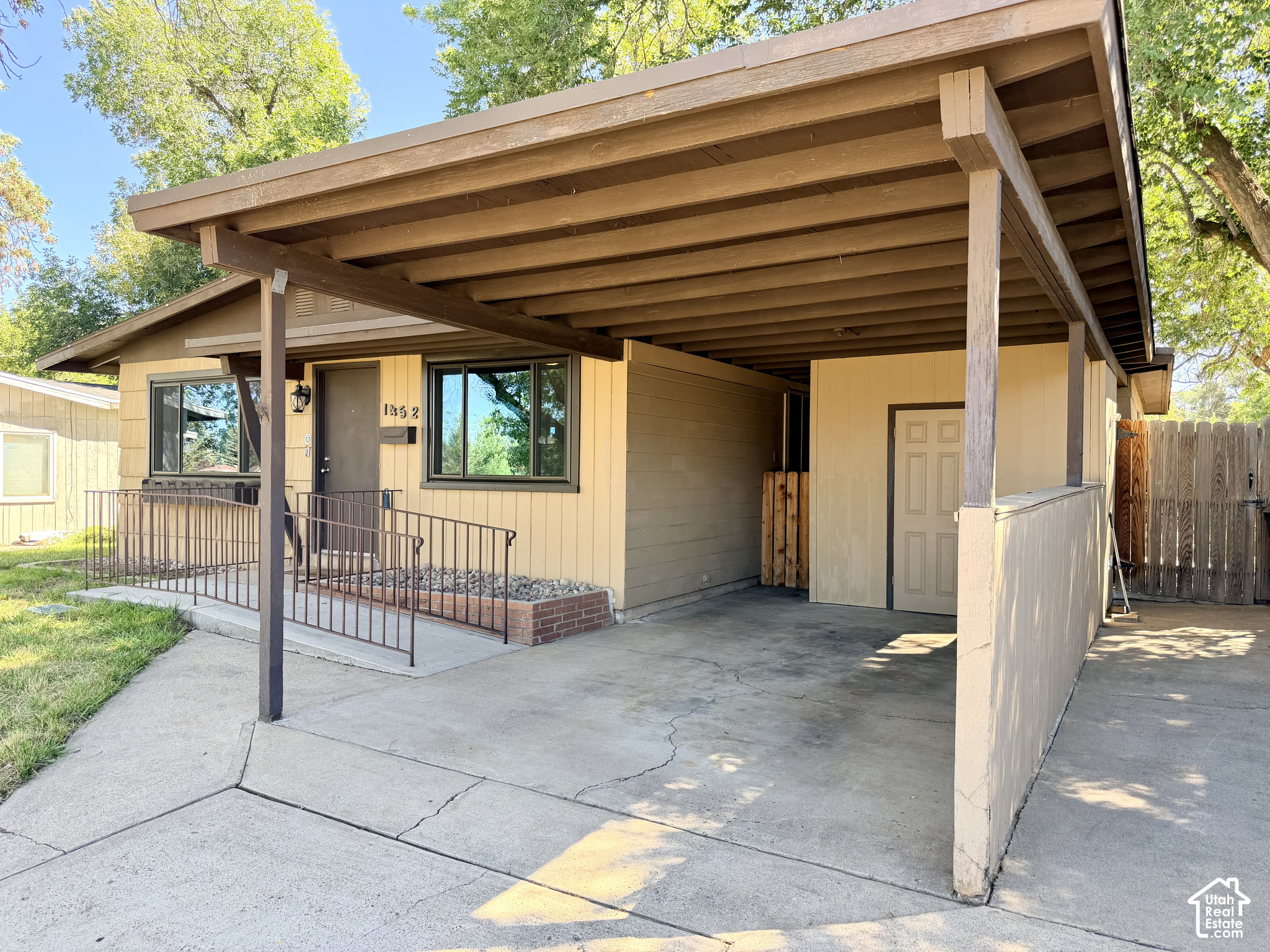 main property photo 6