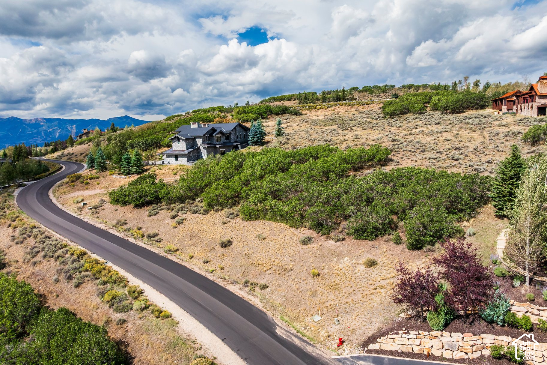 main property photo 23