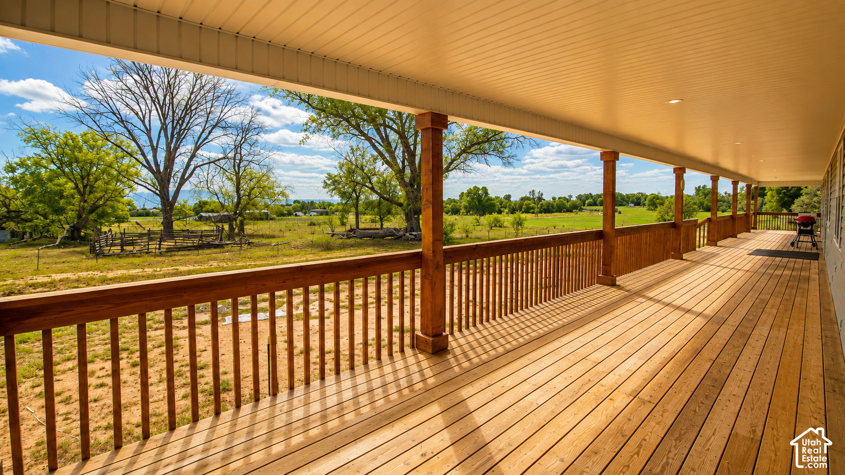 main property photo 25