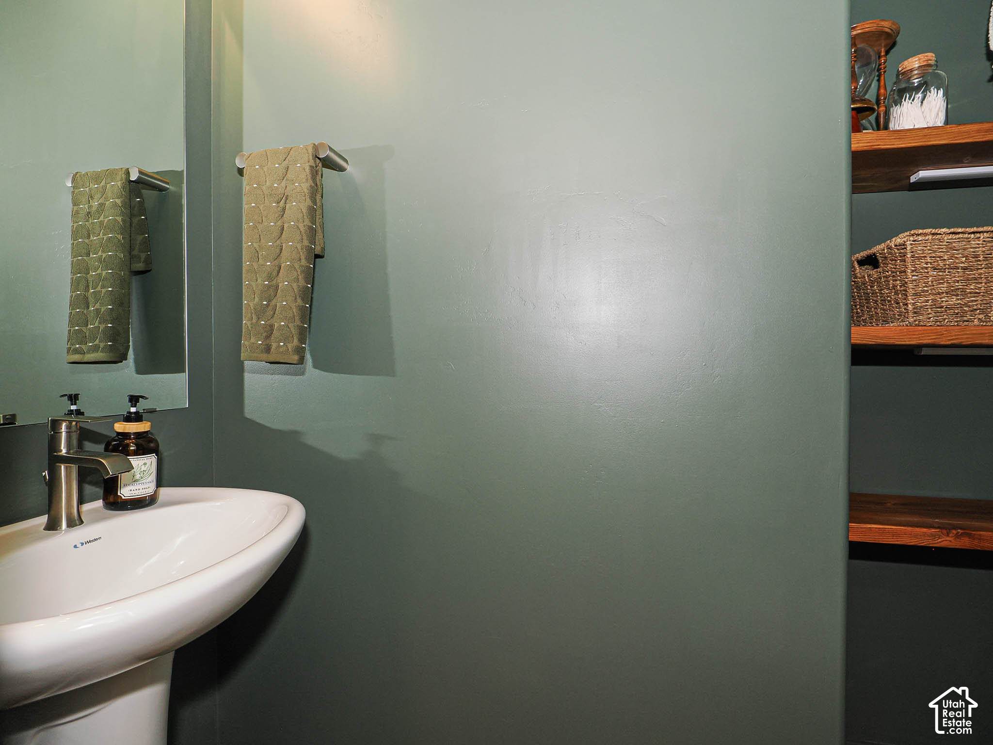 property viewer photo 17