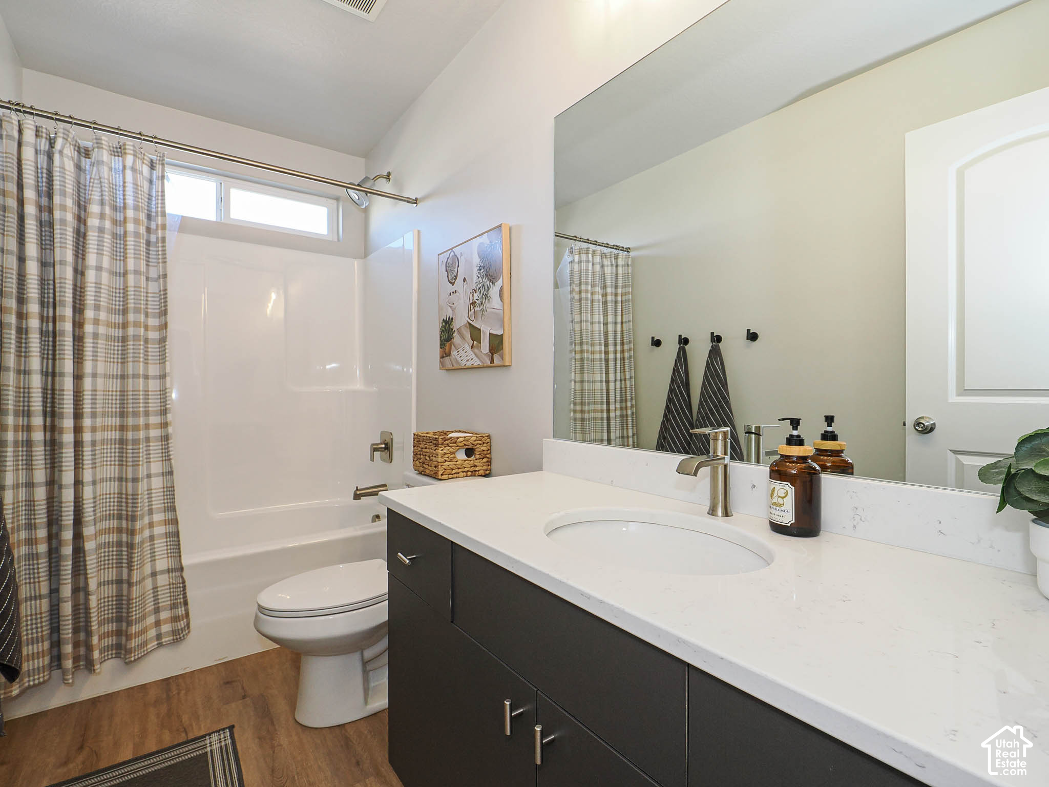 property viewer photo 31