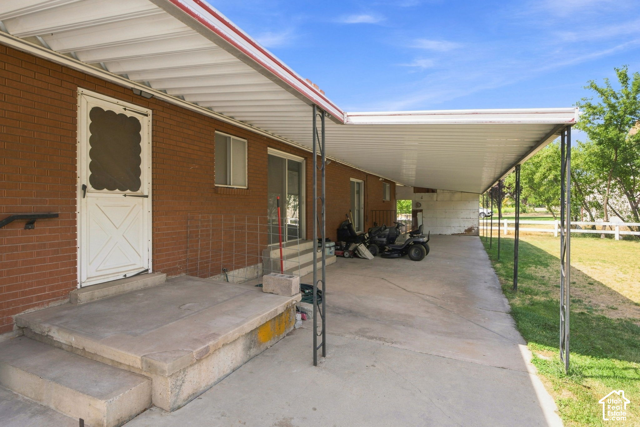 main property photo 8