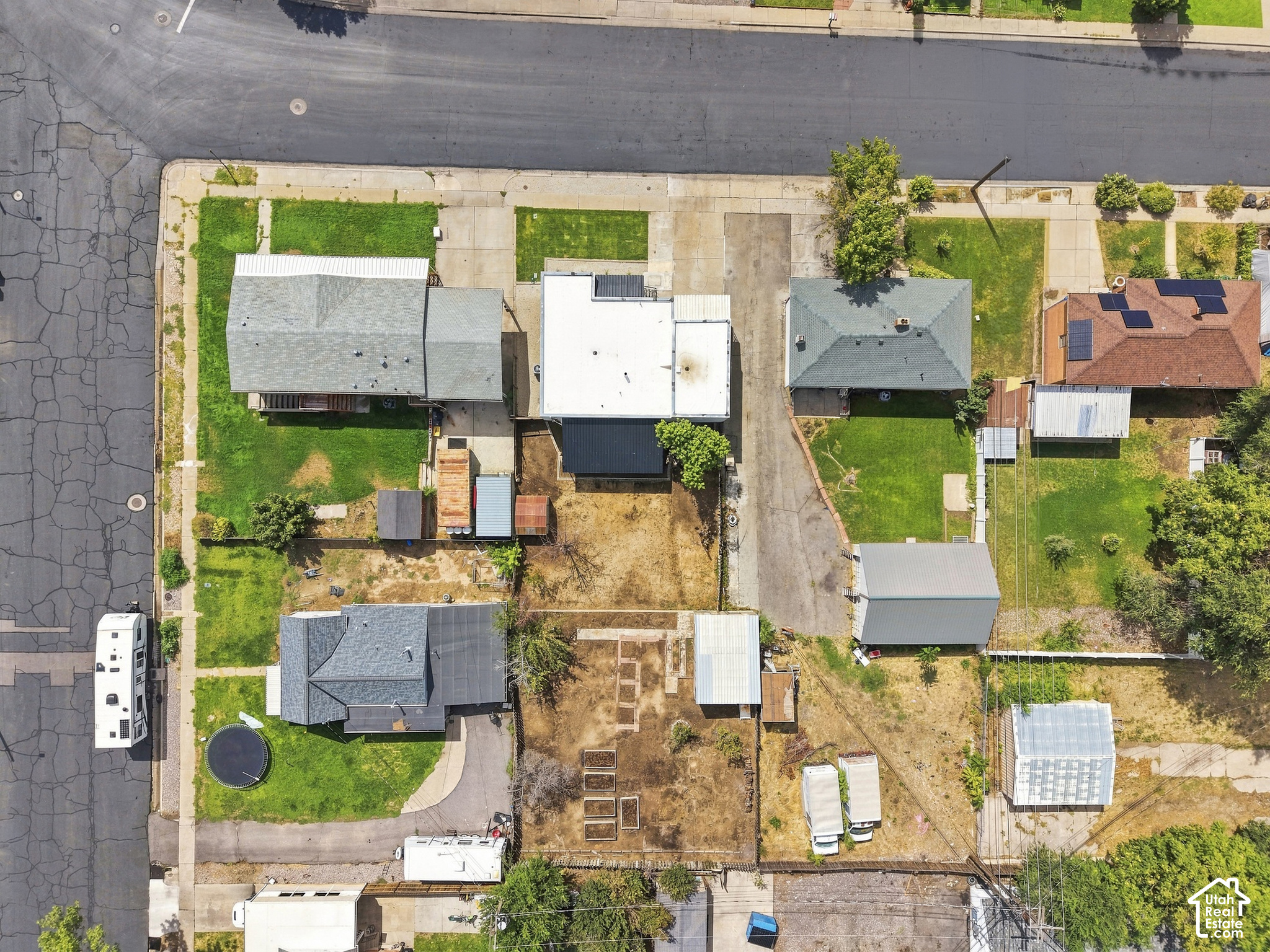 main property photo 27
