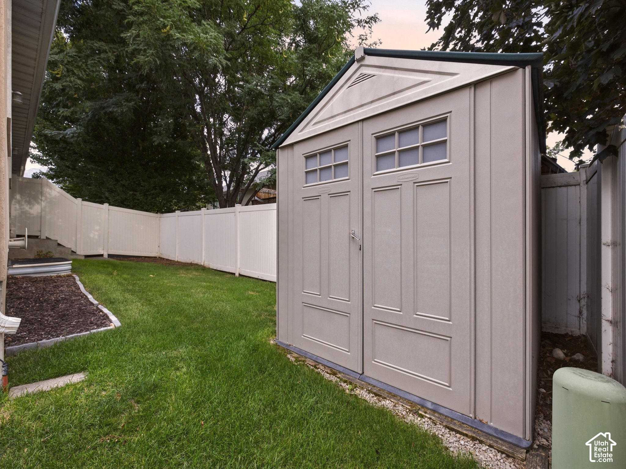main property photo 20