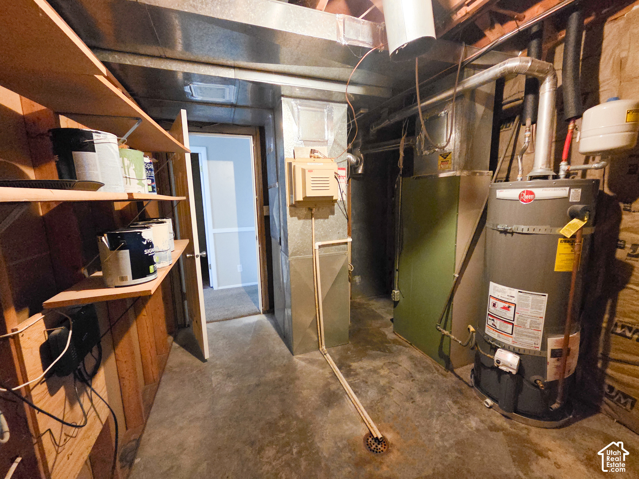 main property photo 32