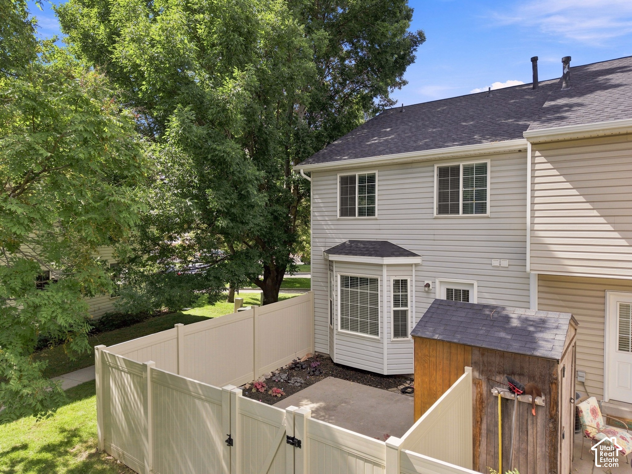 main property photo 13