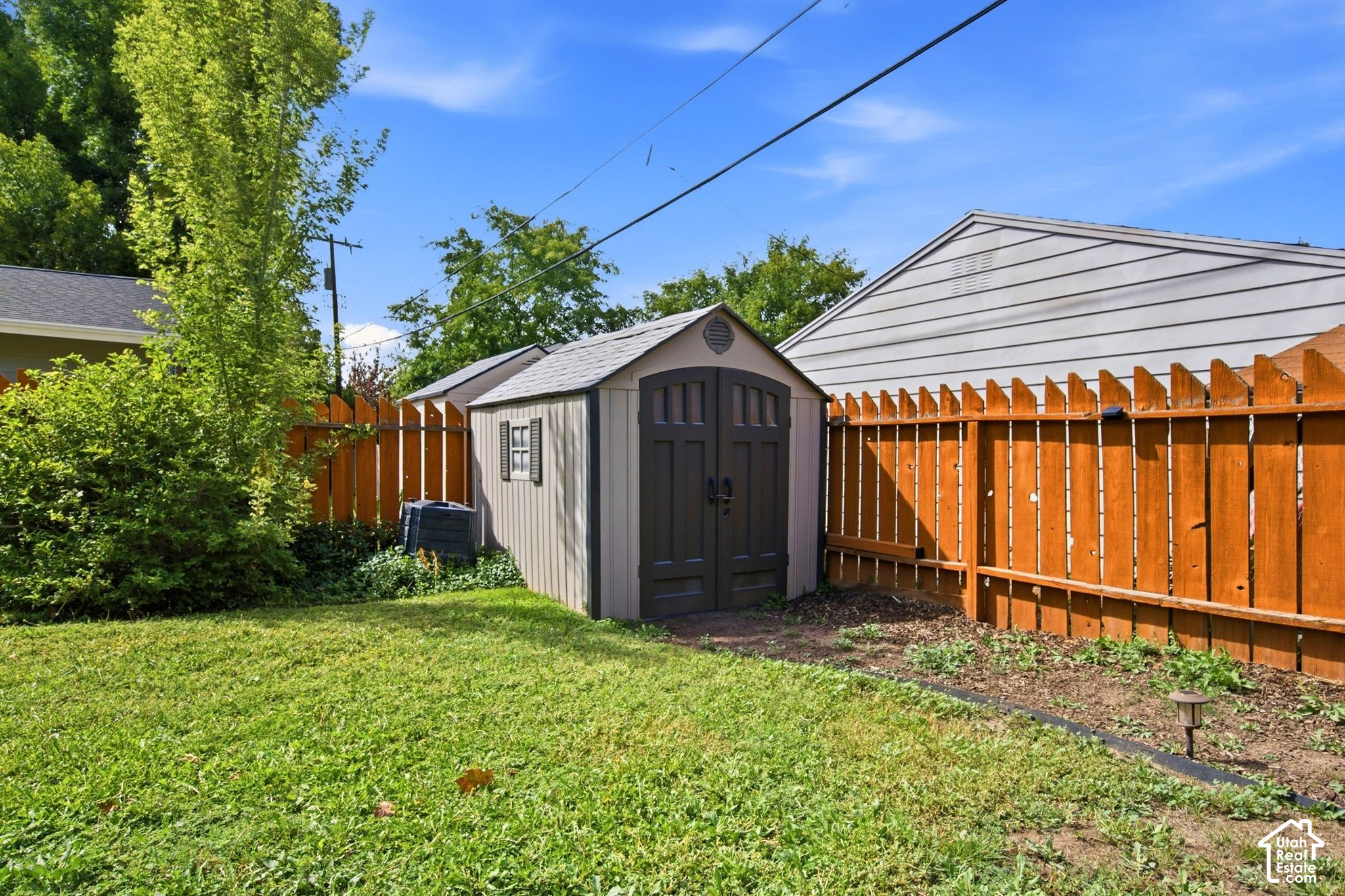 main property photo 25