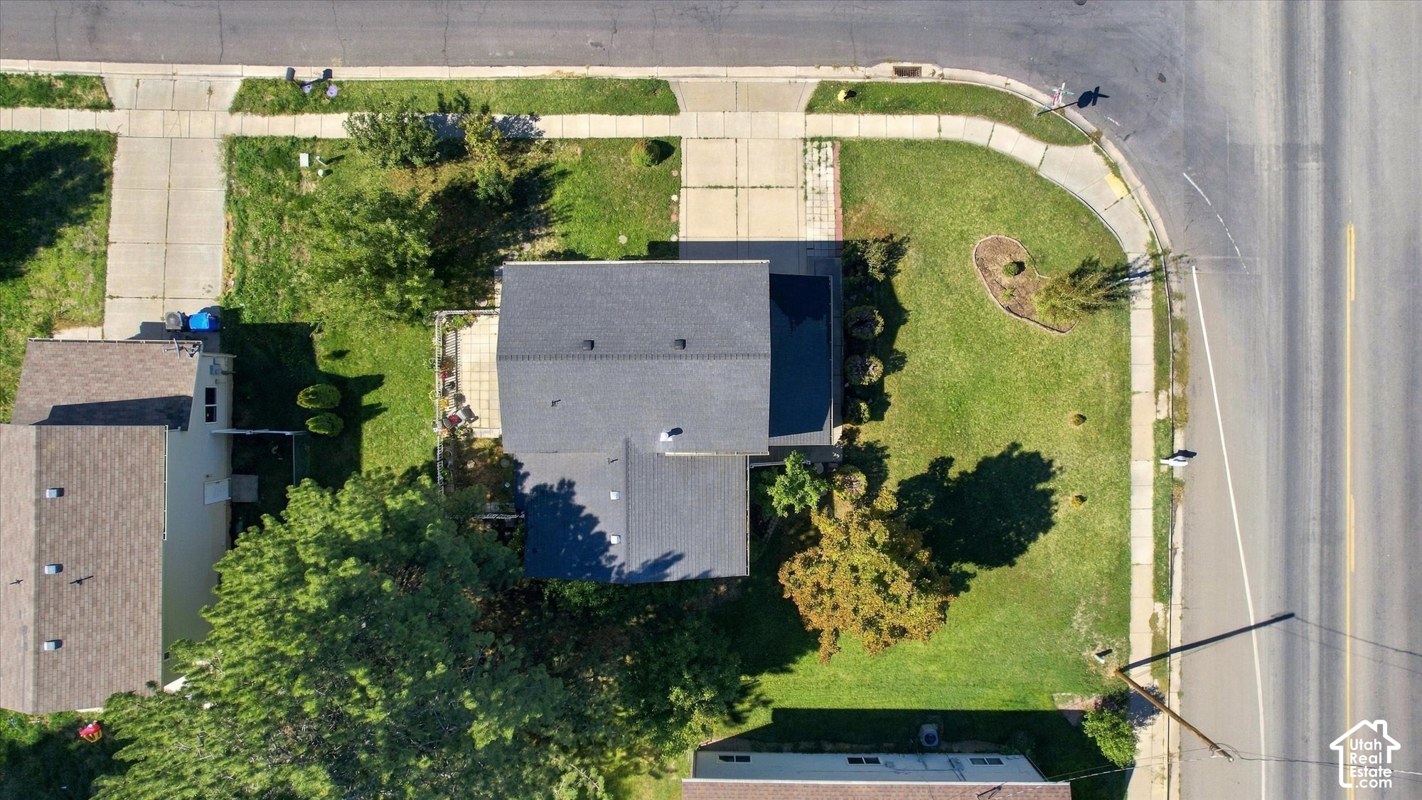 main property photo 35