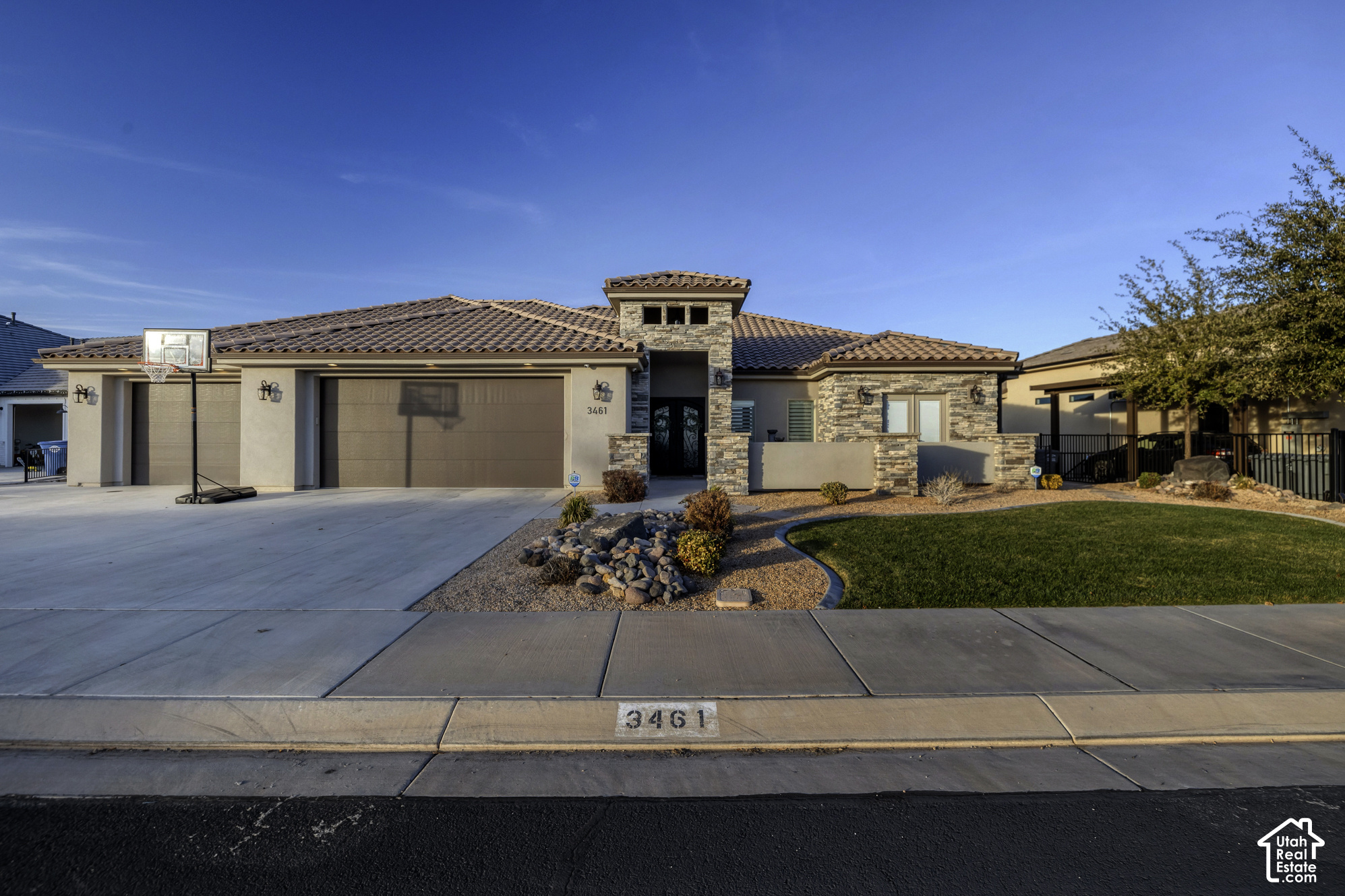 main property photo 2