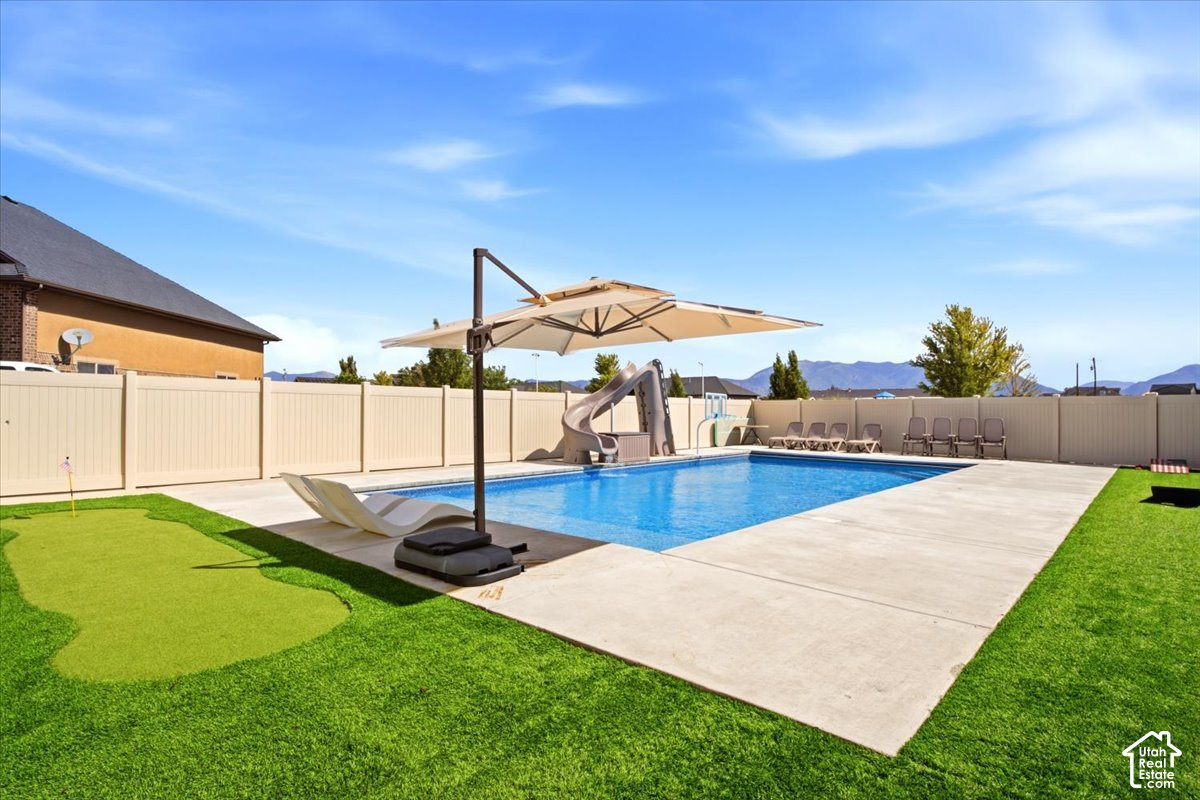 main property photo 40
