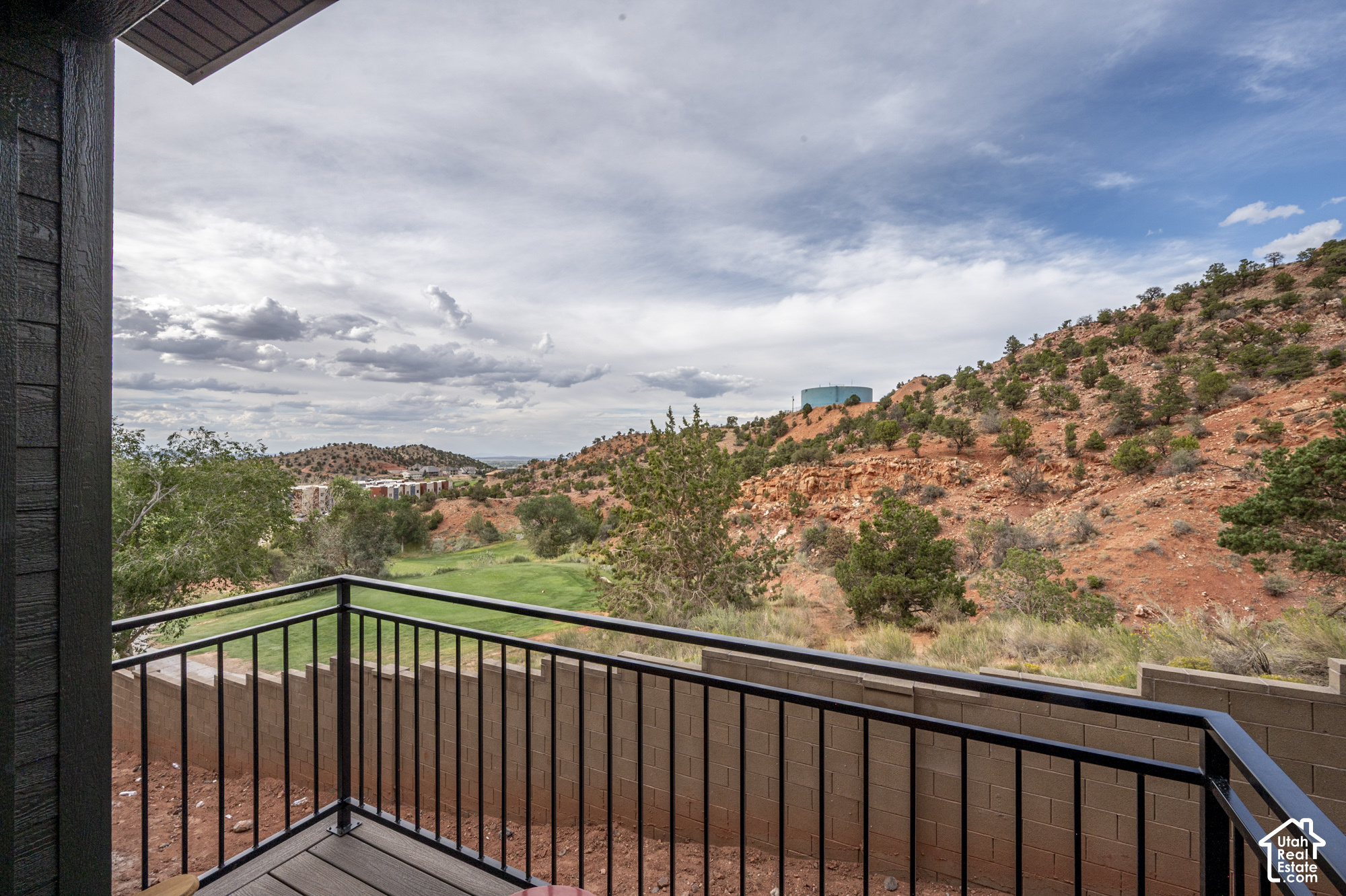 main property photo 40