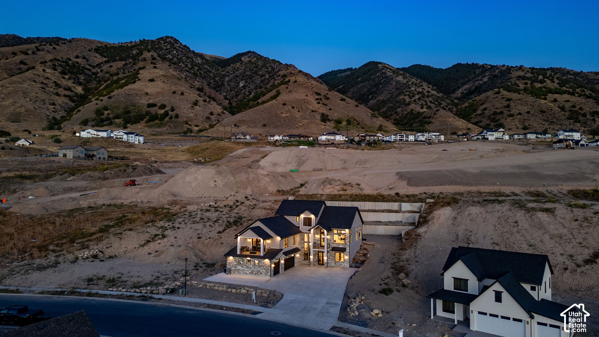 main property photo 90