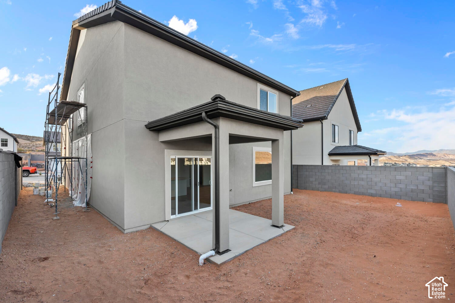 main property photo 28