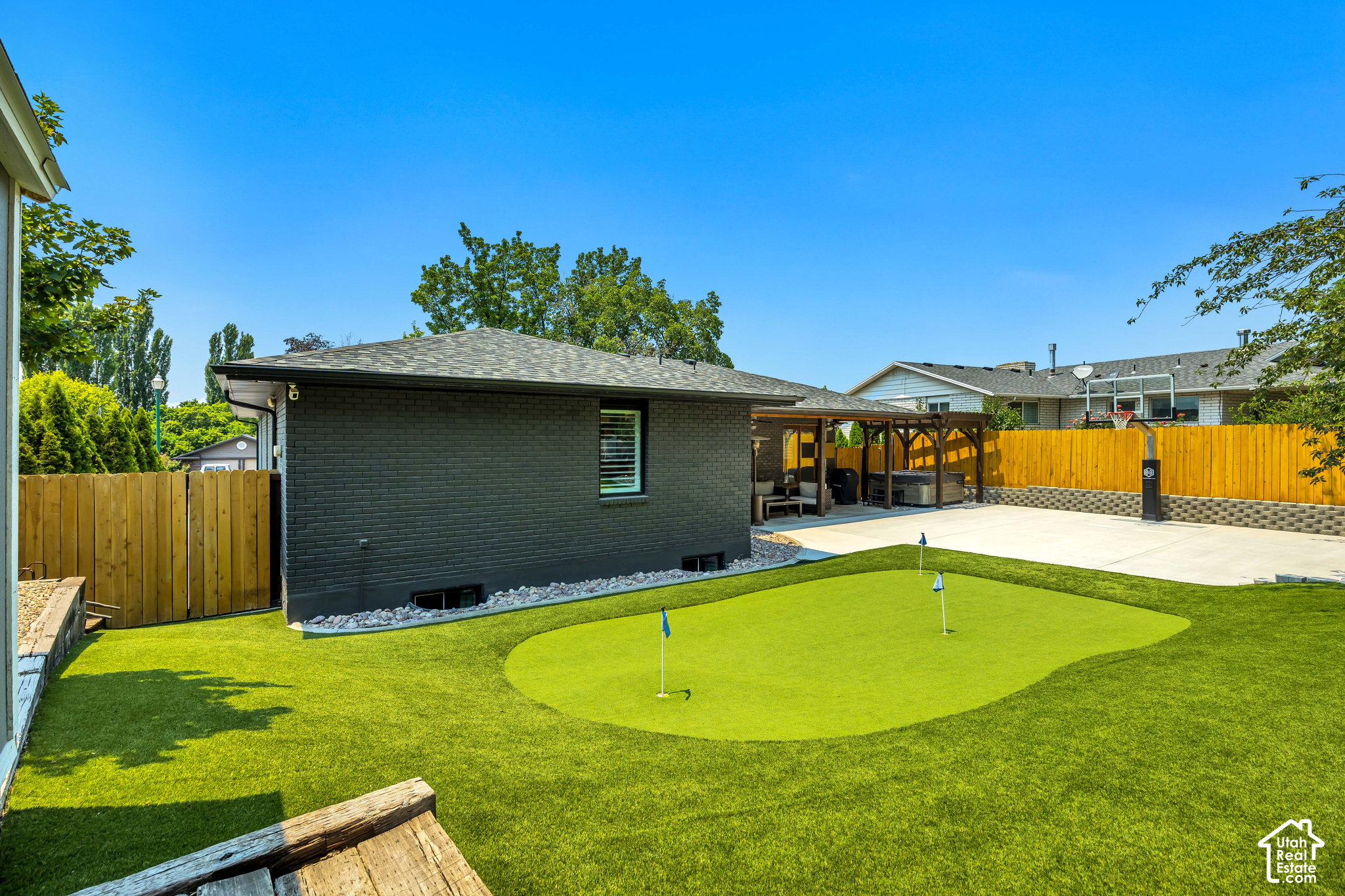 main property photo 41