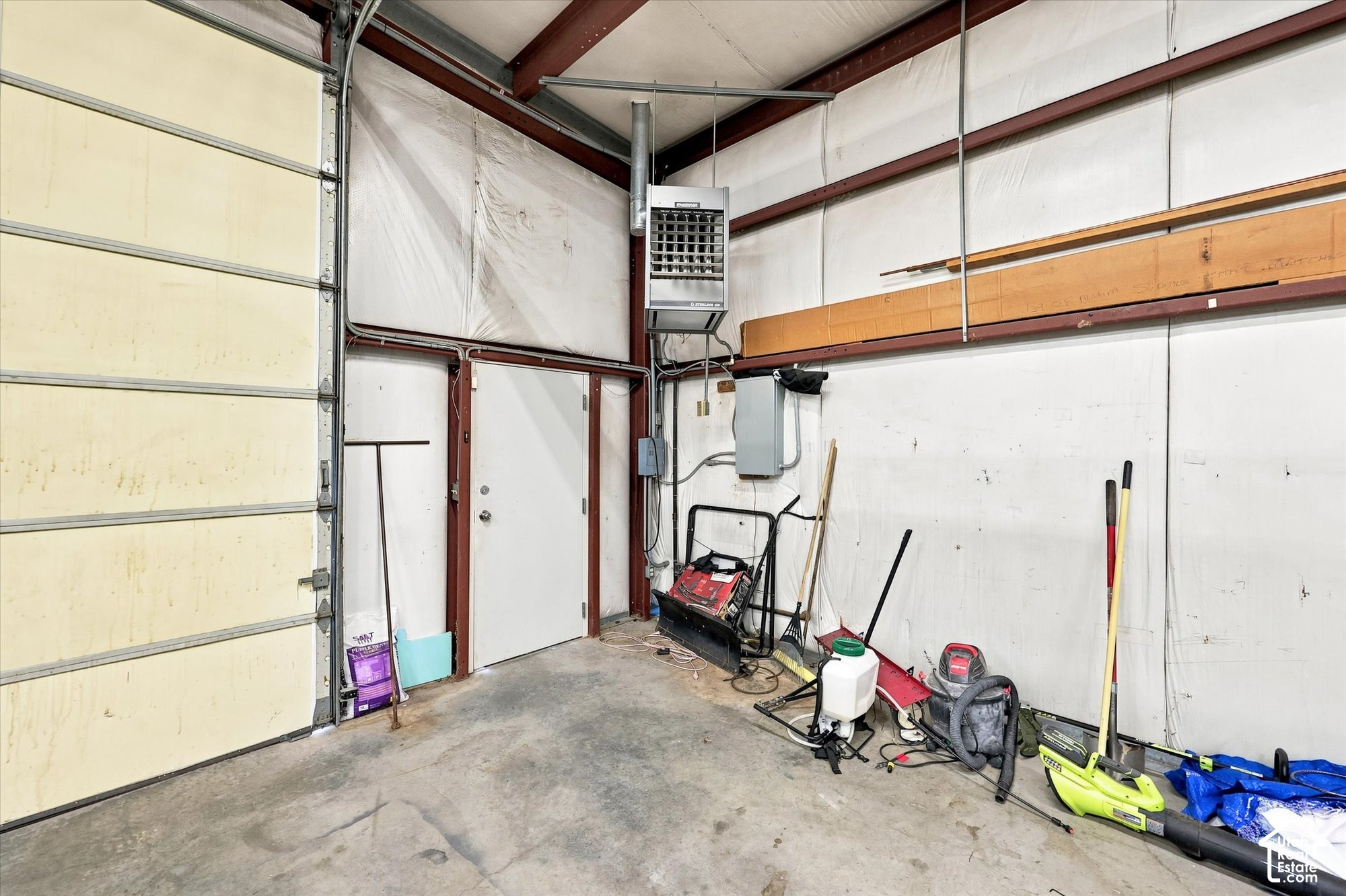 main property photo 37