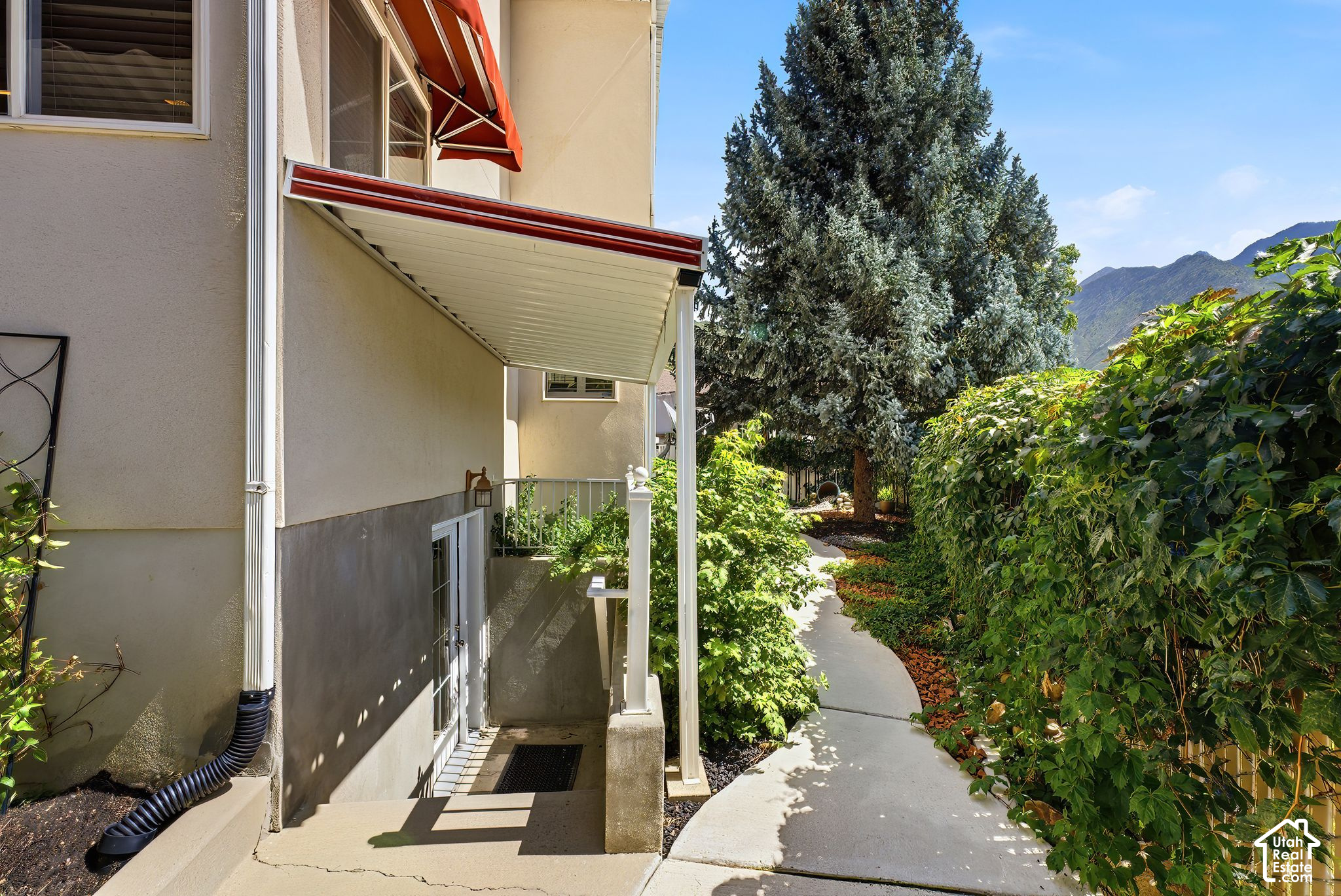 main property photo 34
