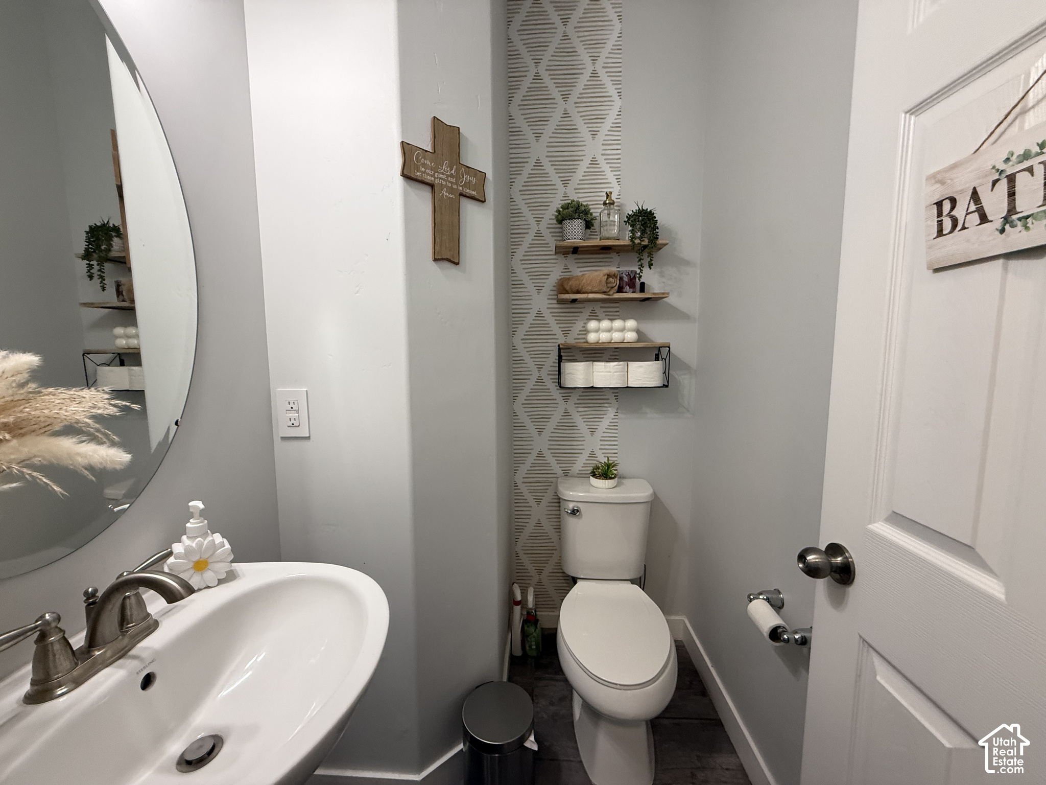 main property photo 8