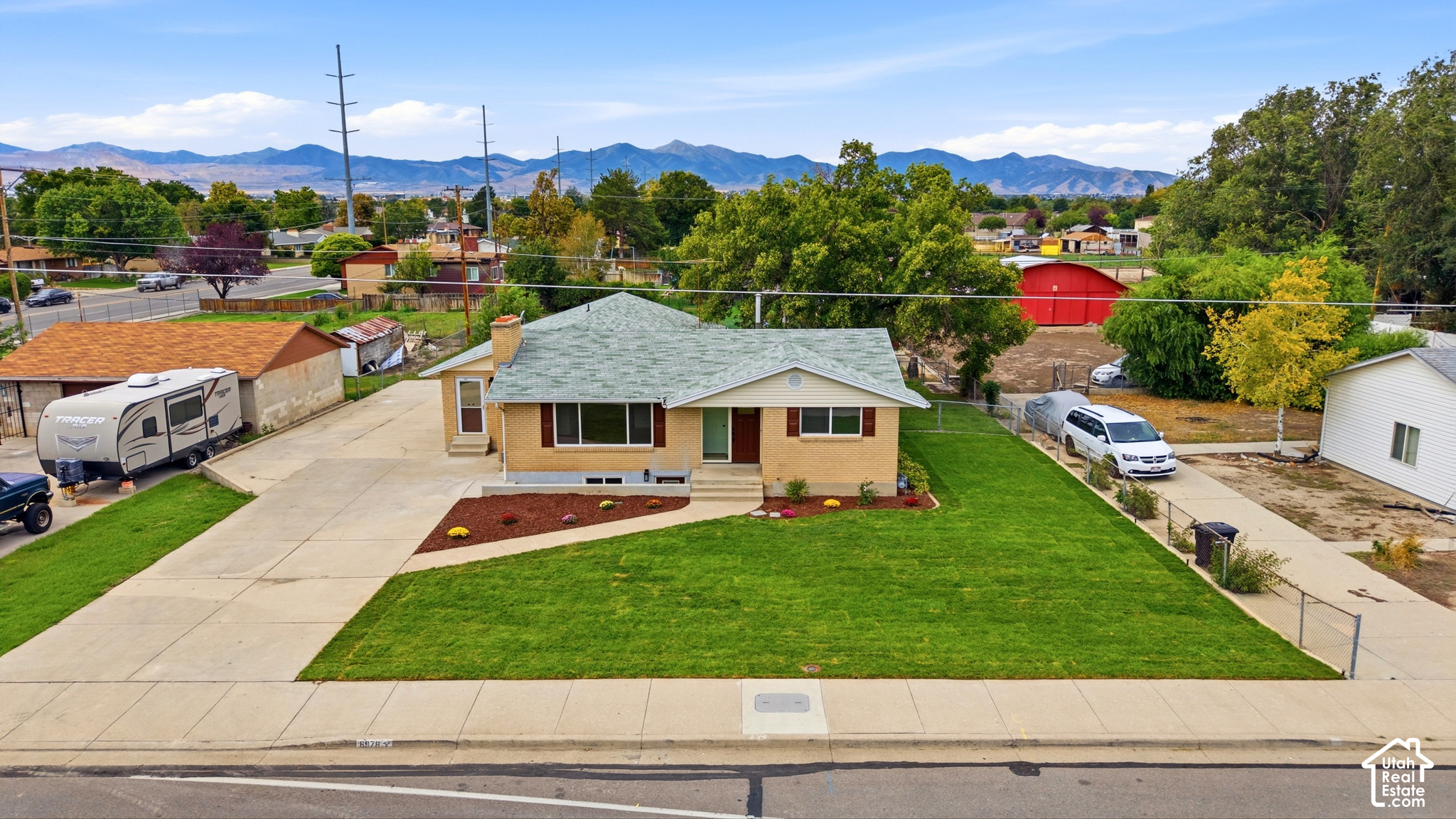 main property photo 5
