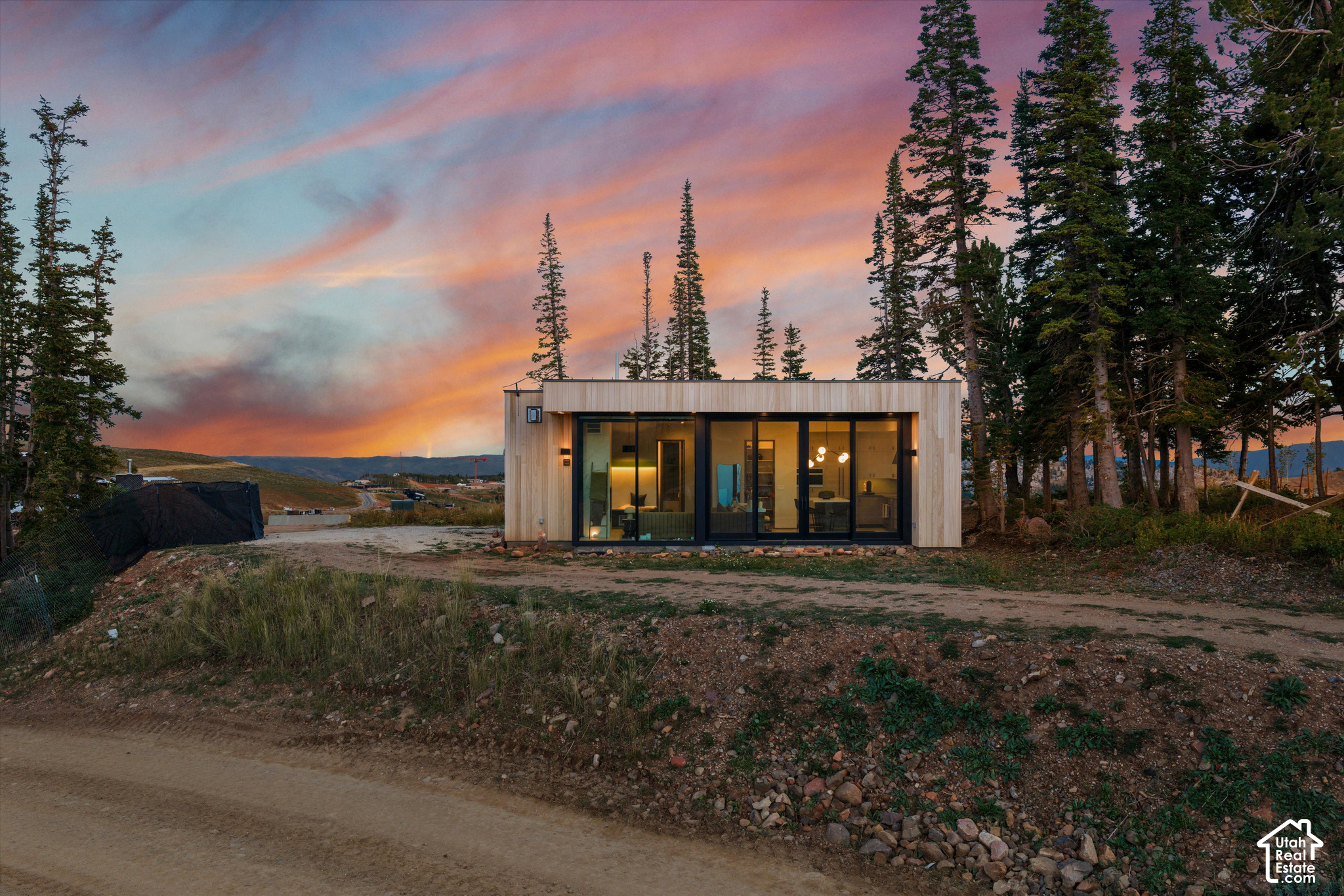 main property photo 41