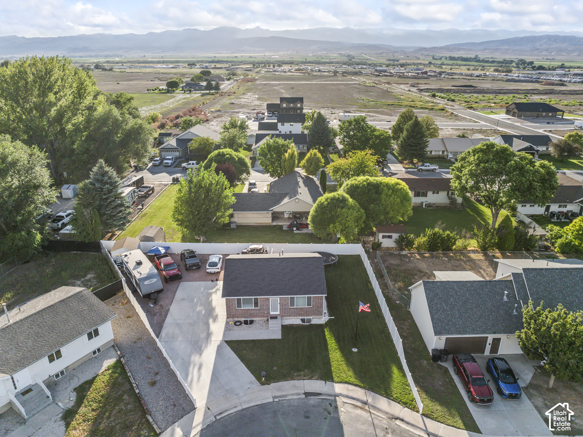 main property photo 39