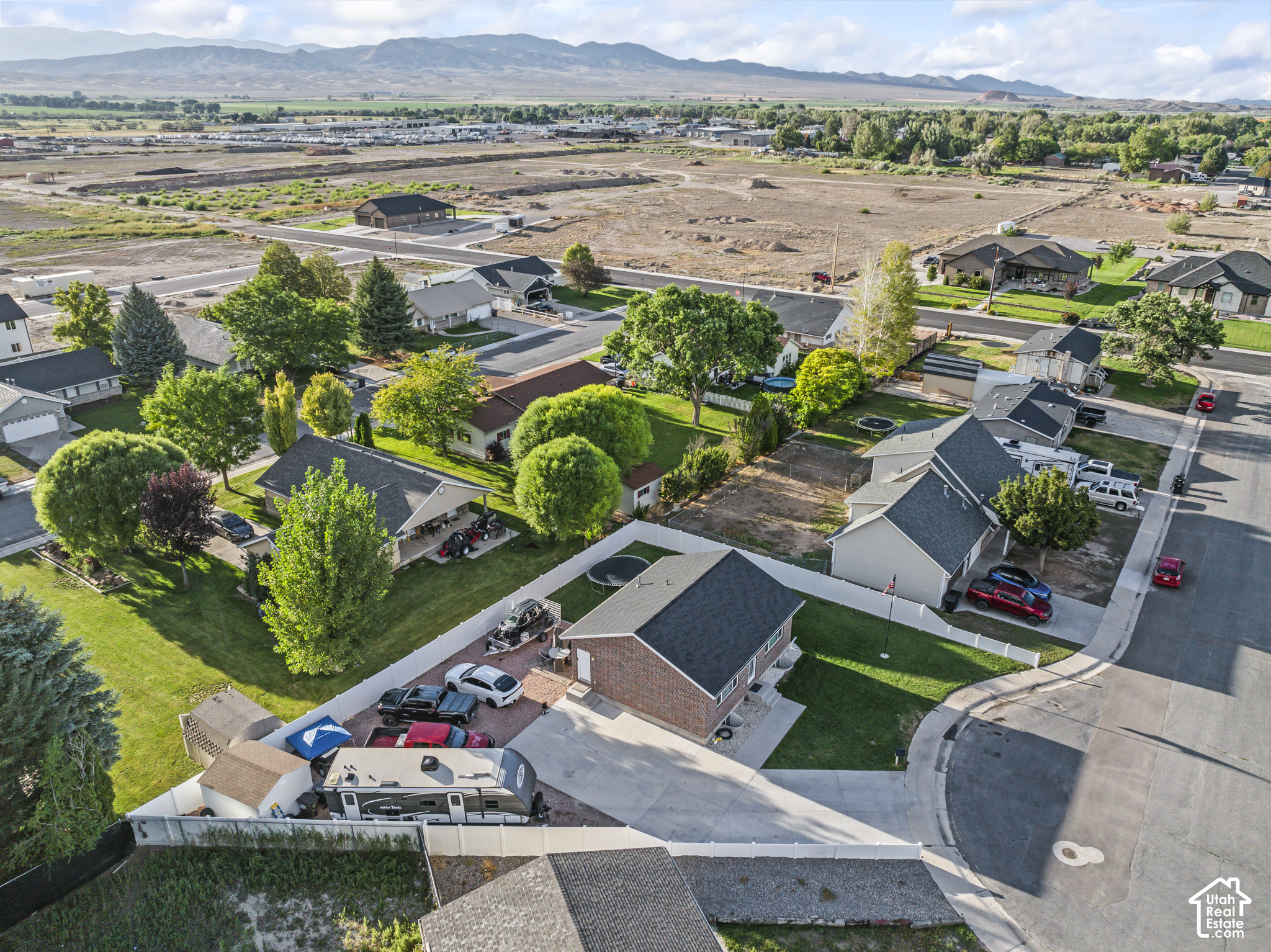 main property photo 40